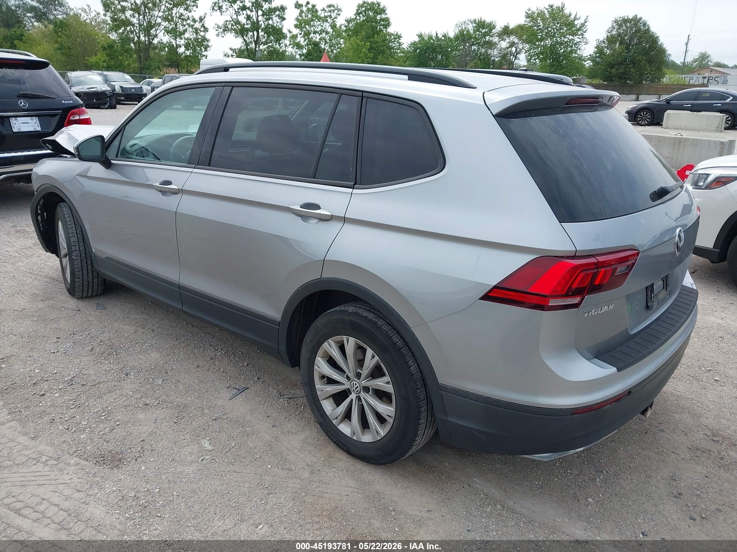 2019 Volkswagen Tiguan 2.0t S Silver vin: 3VV0B7AX2KM086184