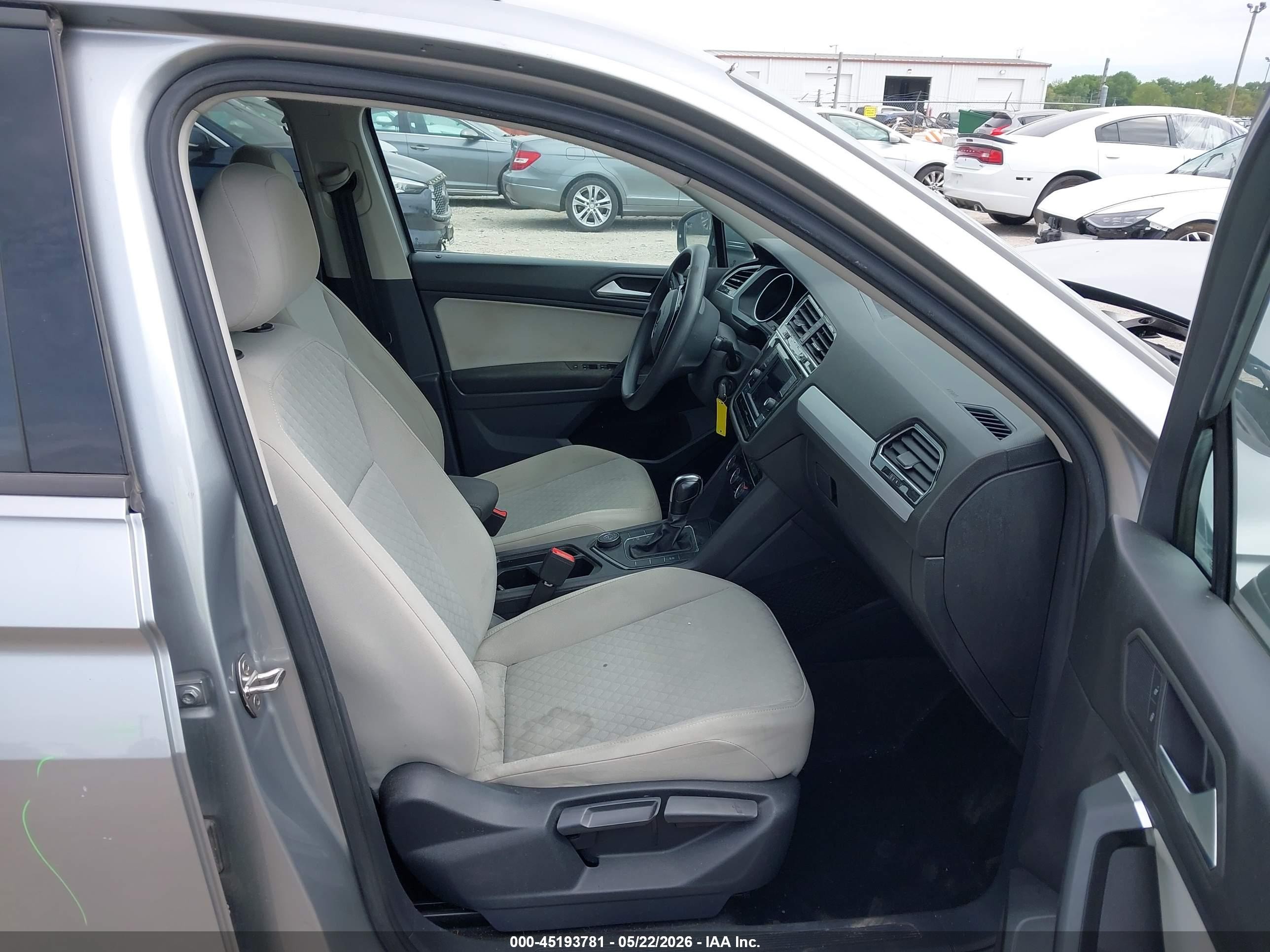 2019 Volkswagen Tiguan 2.0t S Silver vin: 3VV0B7AX2KM086184