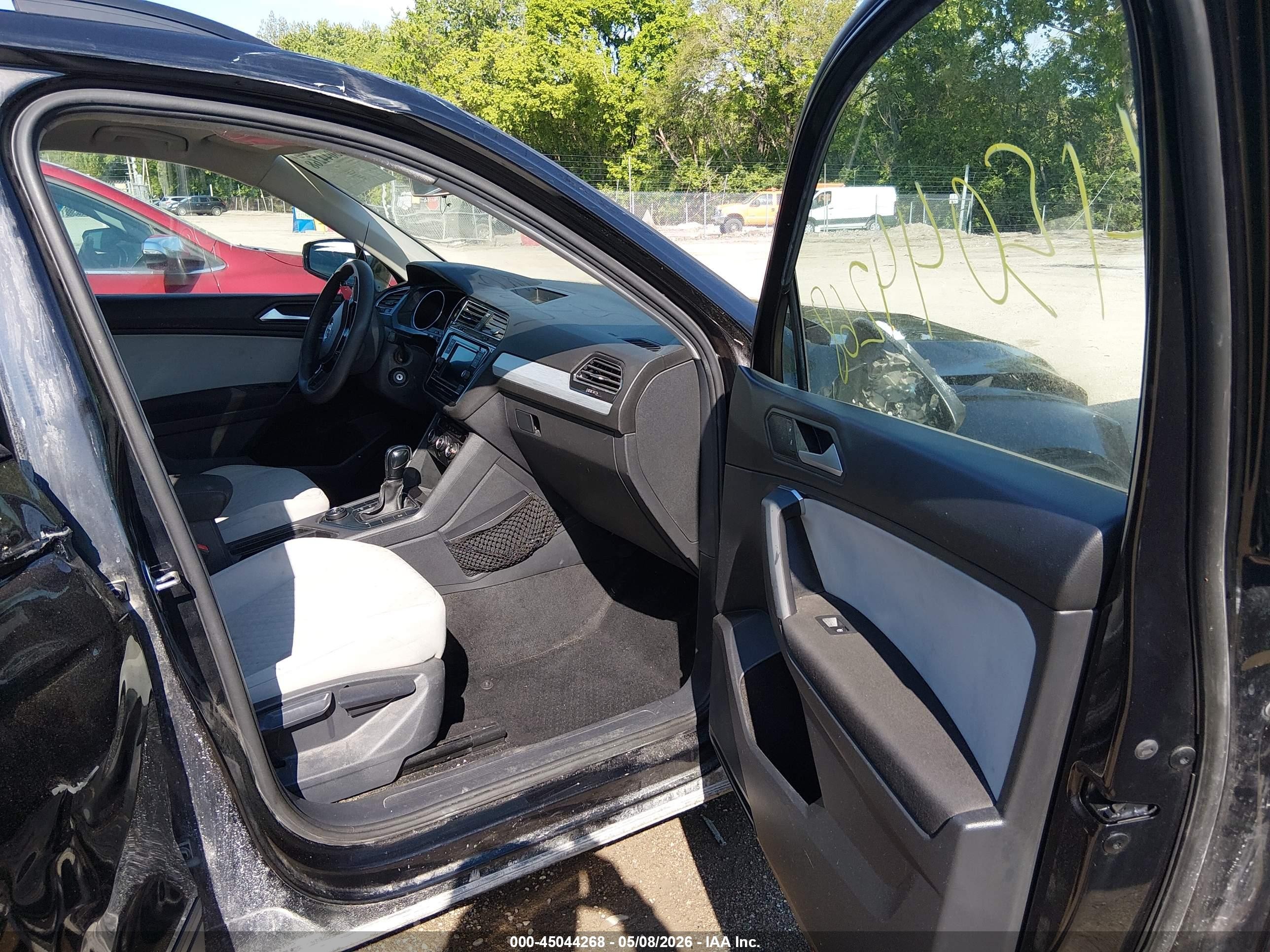 2019 Volkswagen Tiguan 2.0t S Черный vin: 3VV0B7AX3KM111318