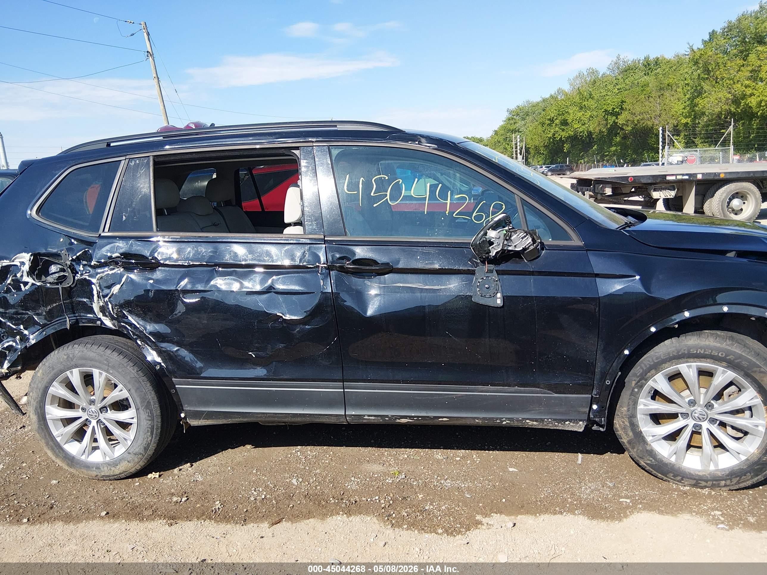 2019 Volkswagen Tiguan 2.0t S Черный vin: 3VV0B7AX3KM111318