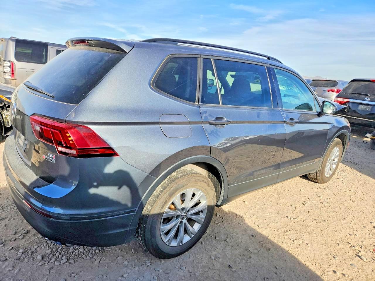 2018 Volkswagen Tiguan S Gray vin: 3VV0B7AX5JM080765