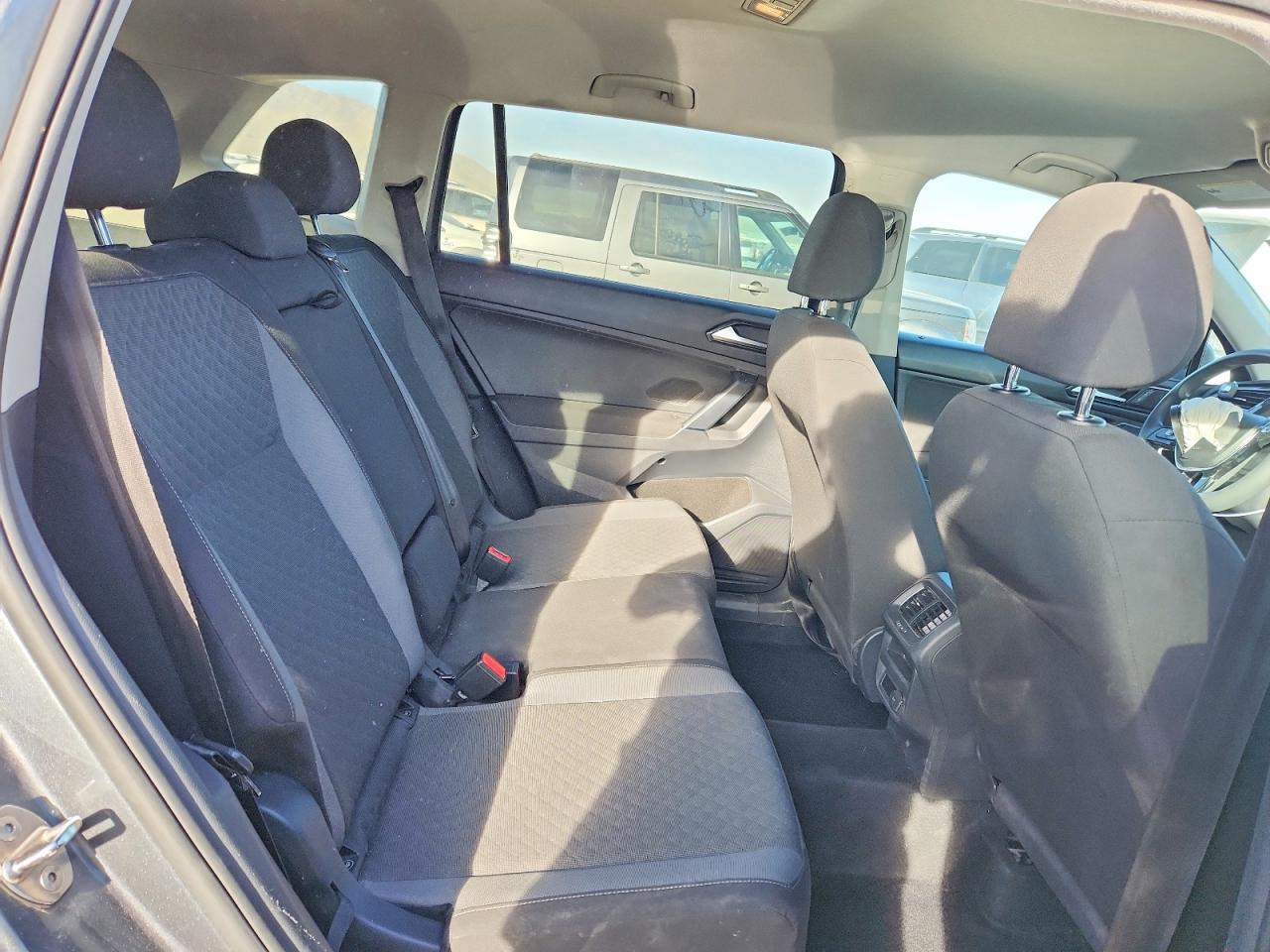 2018 Volkswagen Tiguan S Gray vin: 3VV0B7AX5JM080765
