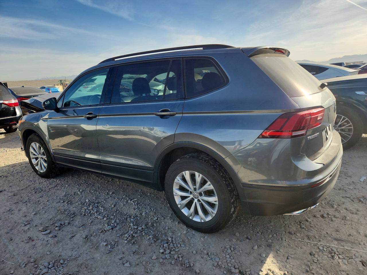2018 Volkswagen Tiguan S Gray vin: 3VV0B7AX5JM080765