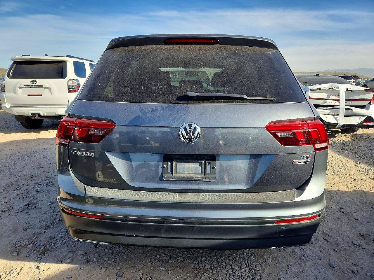 2018 Volkswagen Tiguan S Gray vin: 3VV0B7AX5JM080765