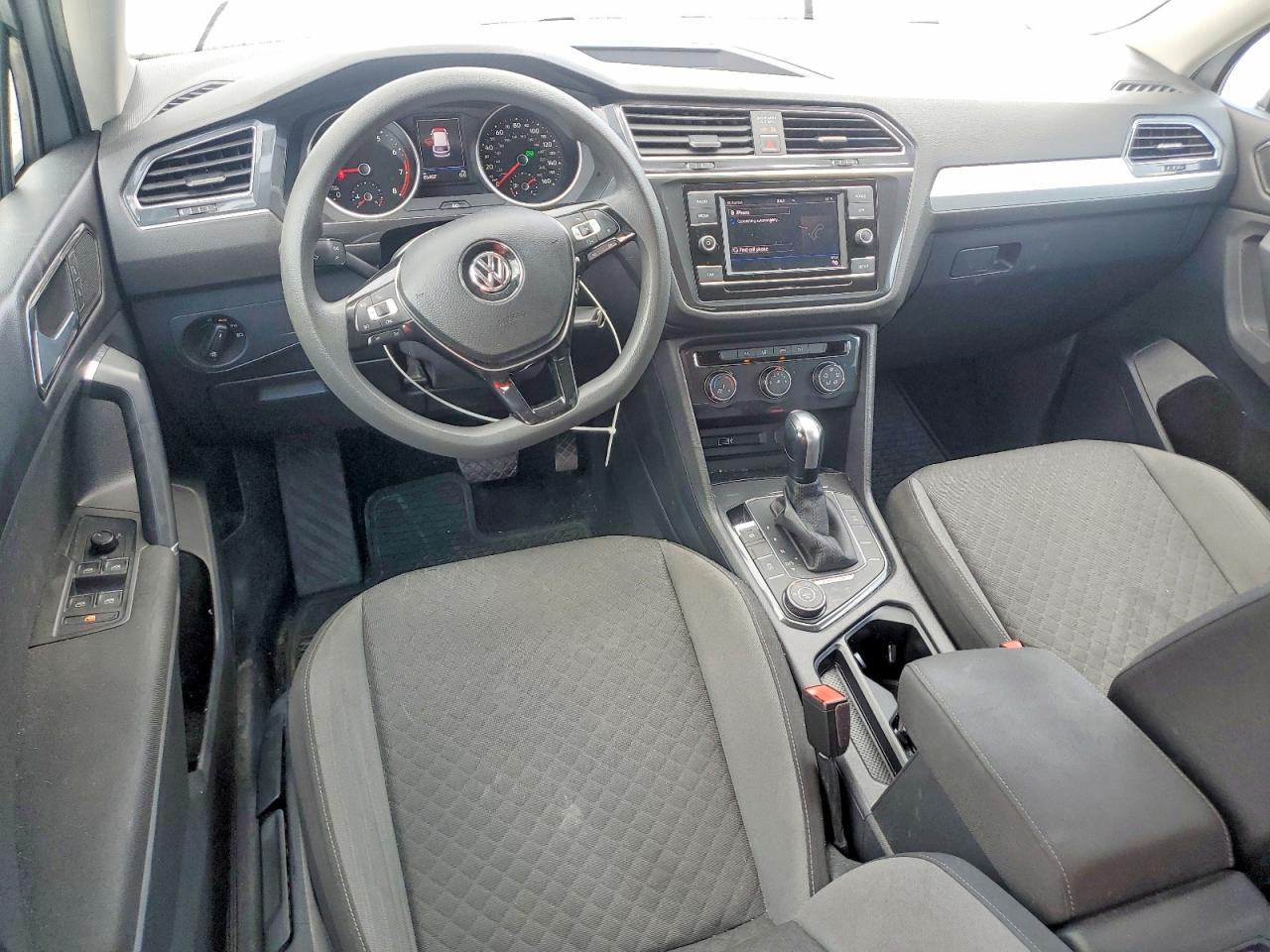 2018 Volkswagen Tiguan White vin: 3VV0B7AX5JM116017