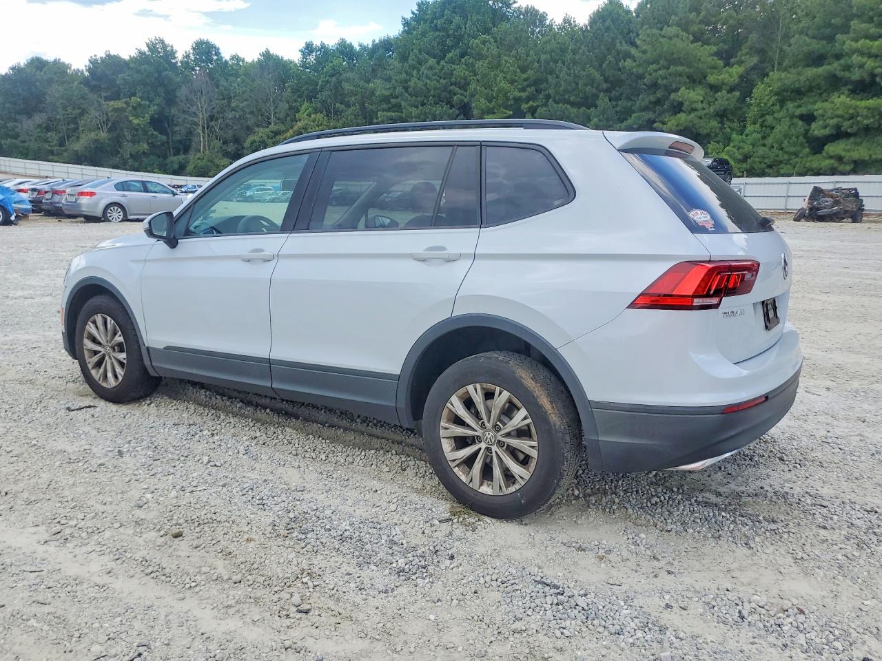 2018 Volkswagen Tiguan White vin: 3VV0B7AX5JM116017