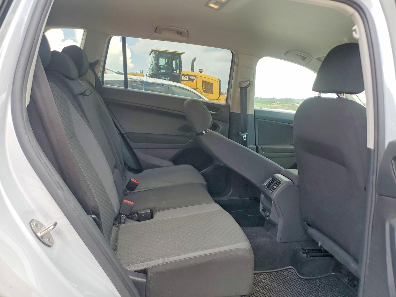 2018 Volkswagen Tiguan White vin: 3VV0B7AX5JM116017