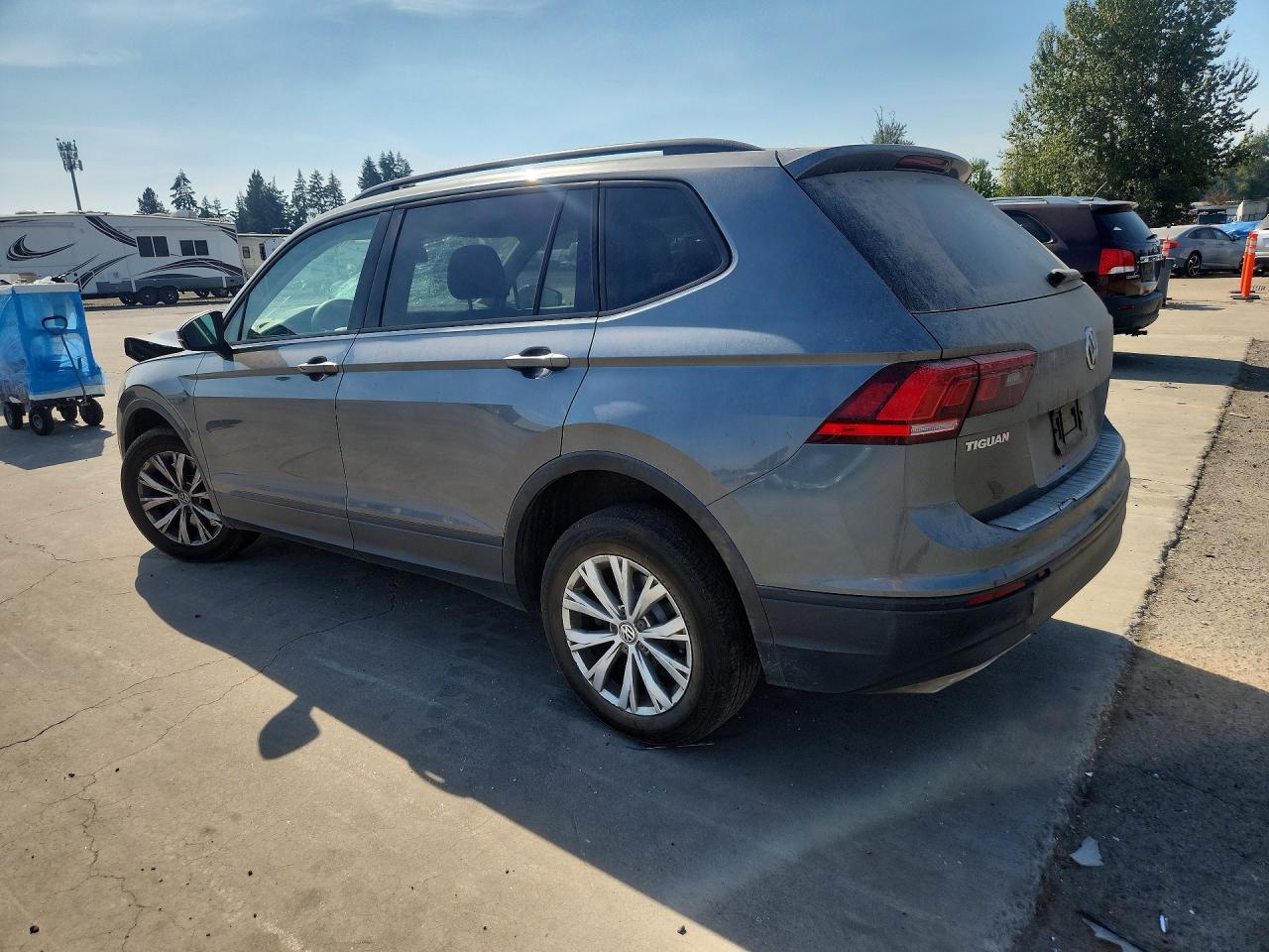 2018 Volkswagen Tiguan S Gray vin: 3VV0B7AX6JM052439
