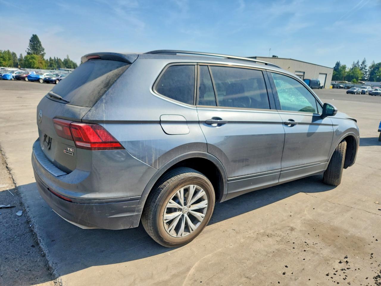 2018 Volkswagen Tiguan S Gray vin: 3VV0B7AX6JM052439