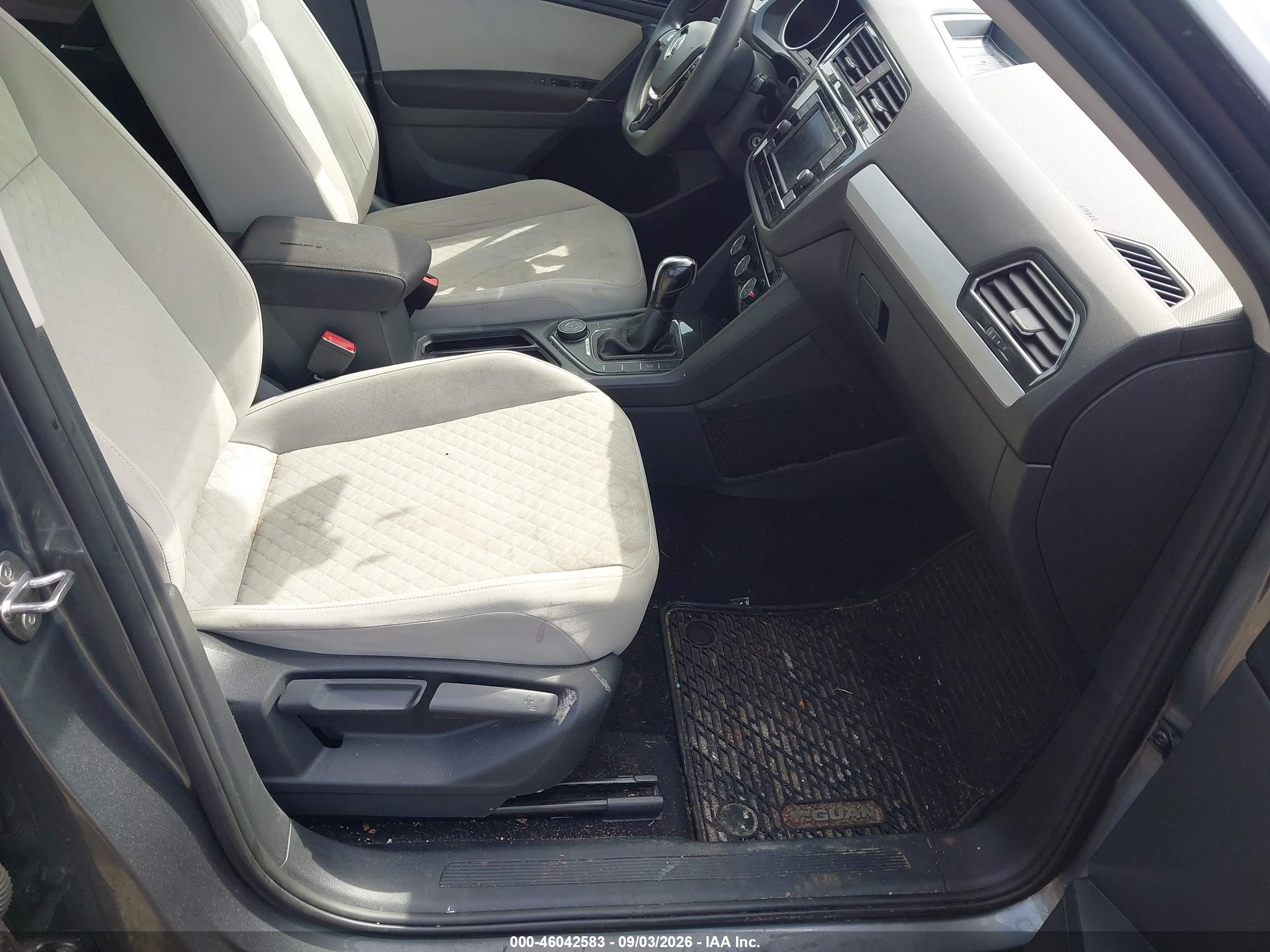 2018 Volkswagen Tiguan 2.0t S Gray vin: 3VV0B7AX6JM124658