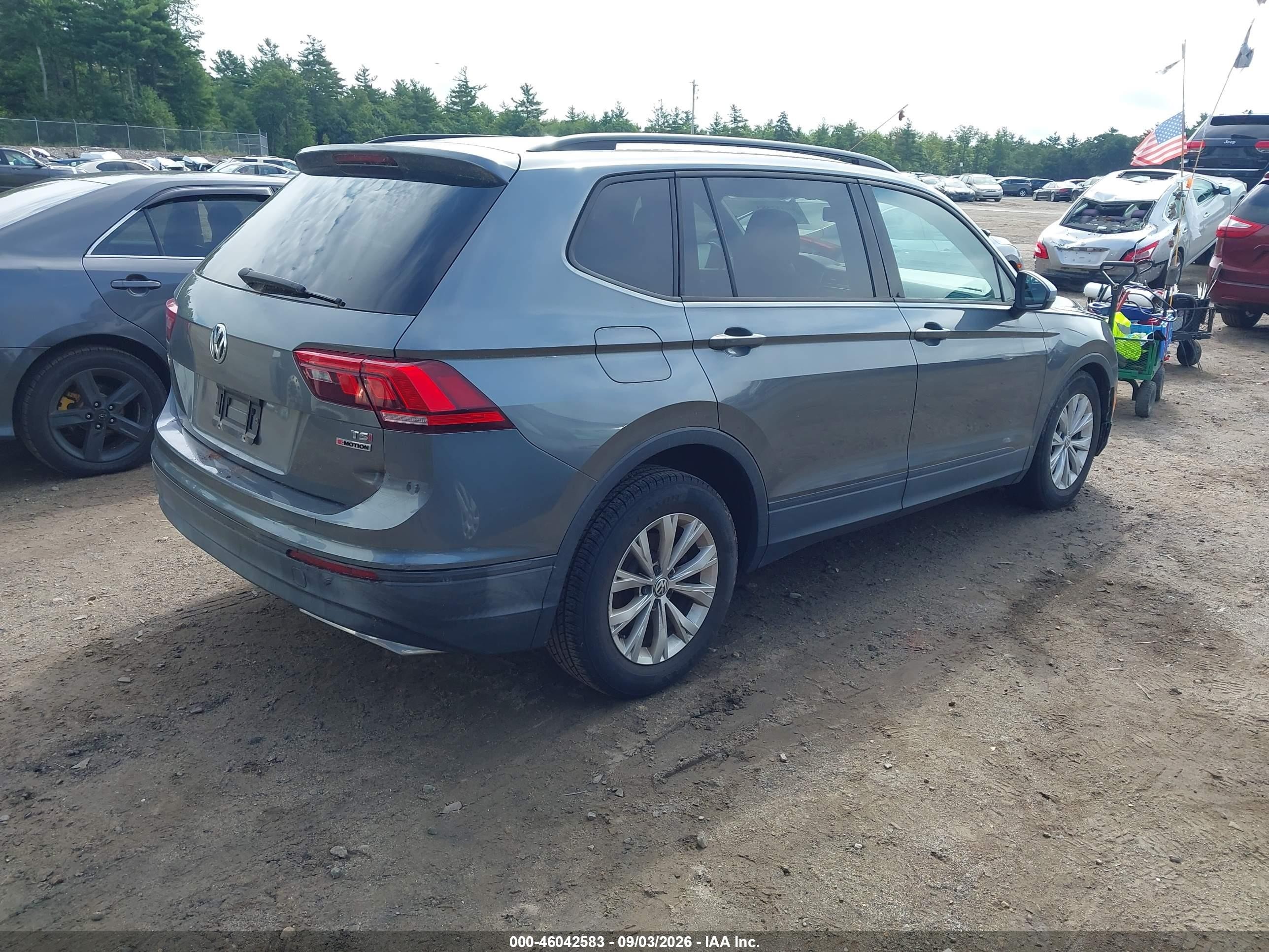 2018 Volkswagen Tiguan 2.0t S Gray vin: 3VV0B7AX6JM124658