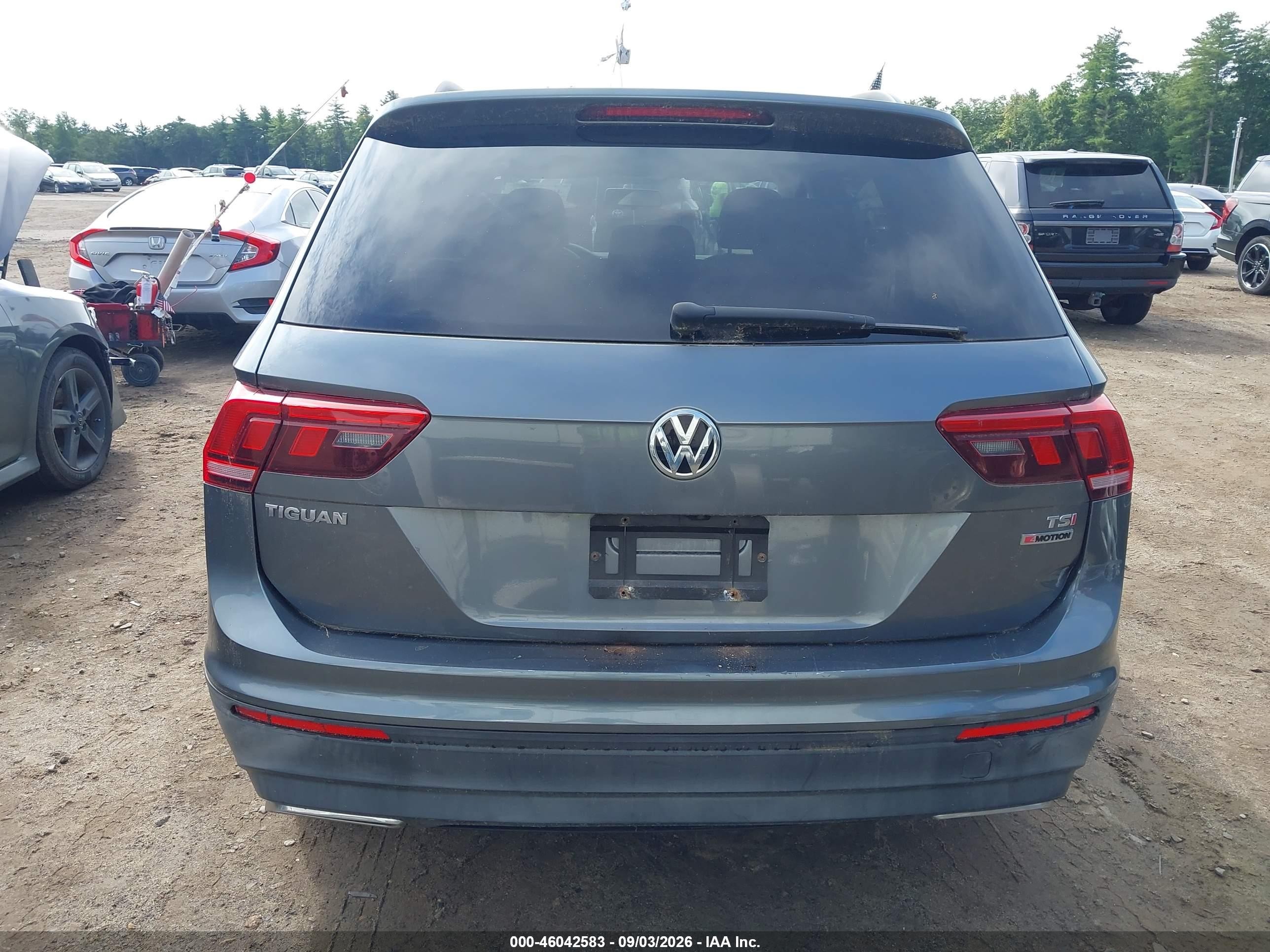 2018 Volkswagen Tiguan 2.0t S Gray vin: 3VV0B7AX6JM124658