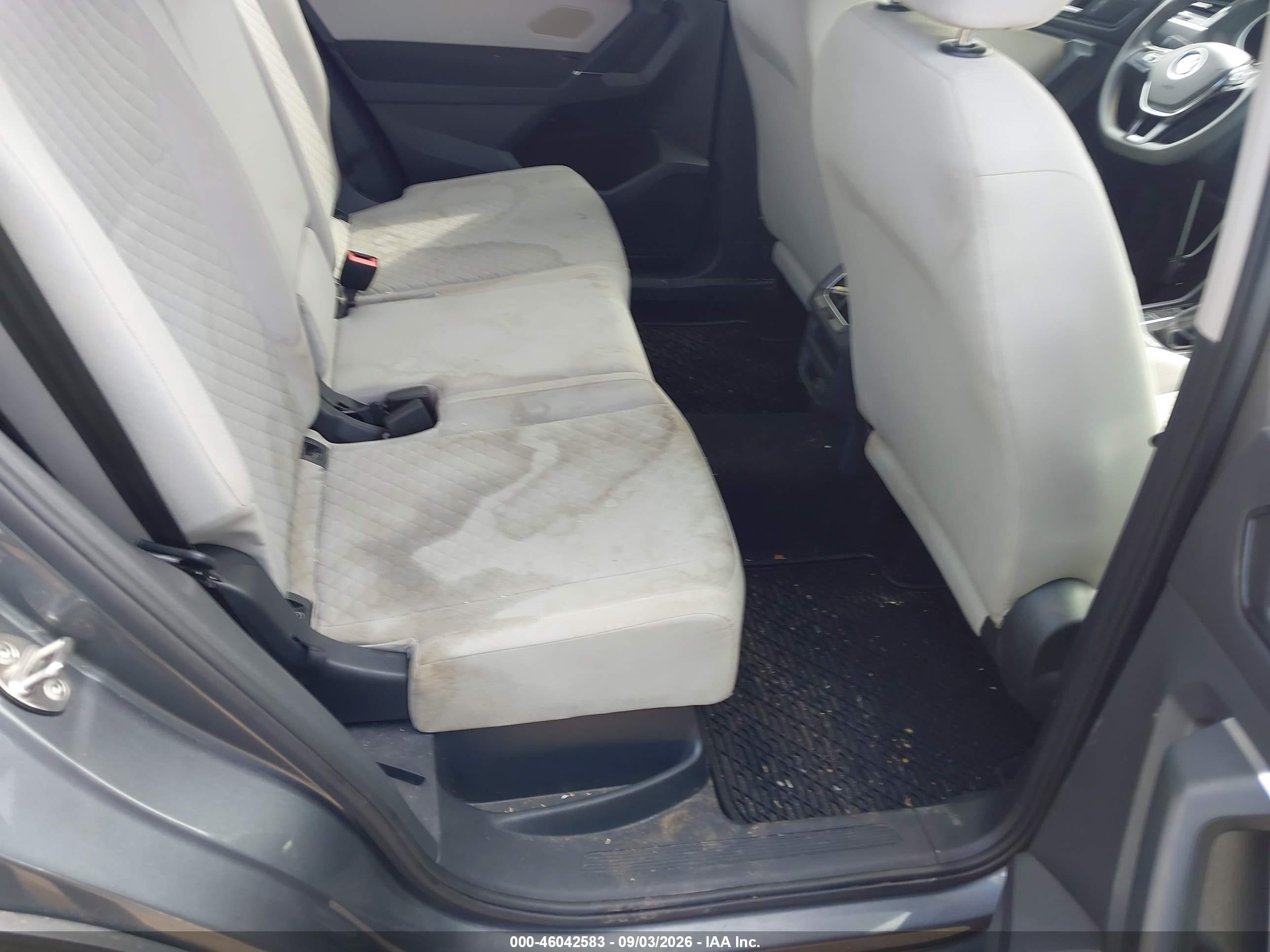 2018 Volkswagen Tiguan 2.0t S Gray vin: 3VV0B7AX6JM124658