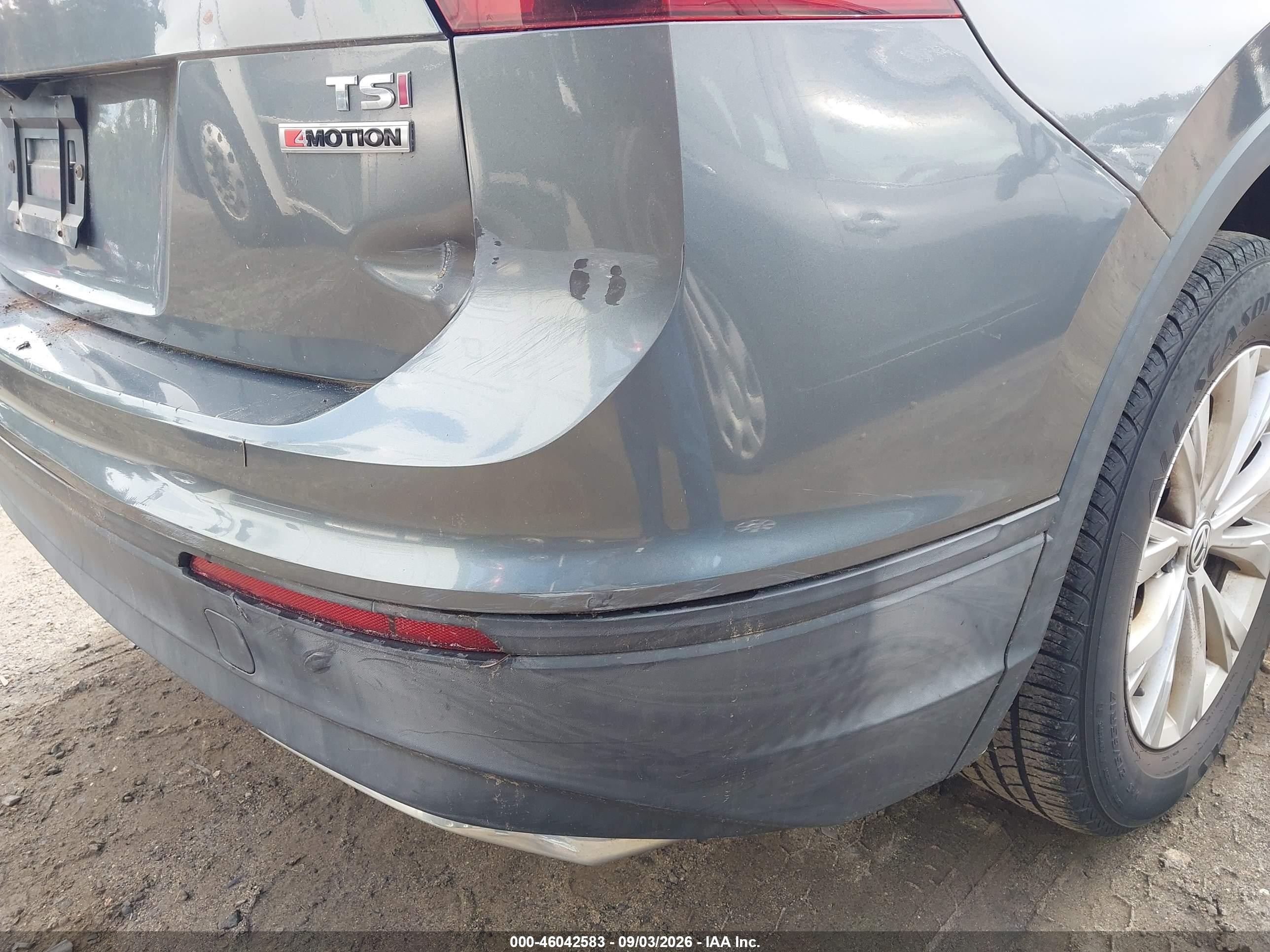 2018 Volkswagen Tiguan 2.0t S Gray vin: 3VV0B7AX6JM124658