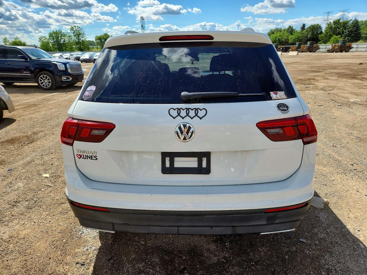 2019 Volkswagen Tiguan S White vin: 3VV0B7AX6KM050725