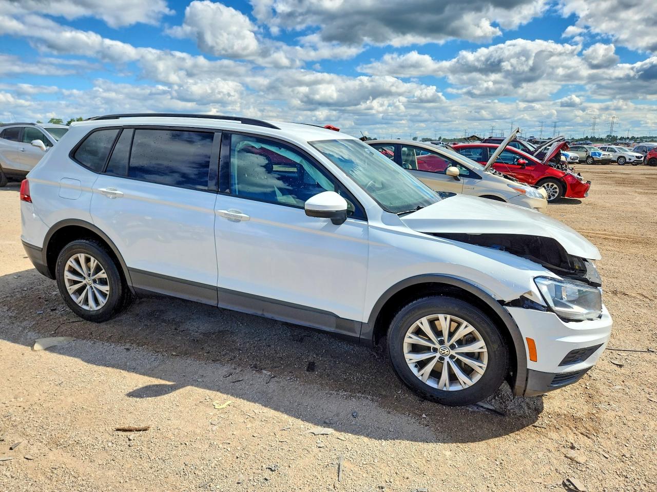 2019 Volkswagen Tiguan S White vin: 3VV0B7AX6KM050725