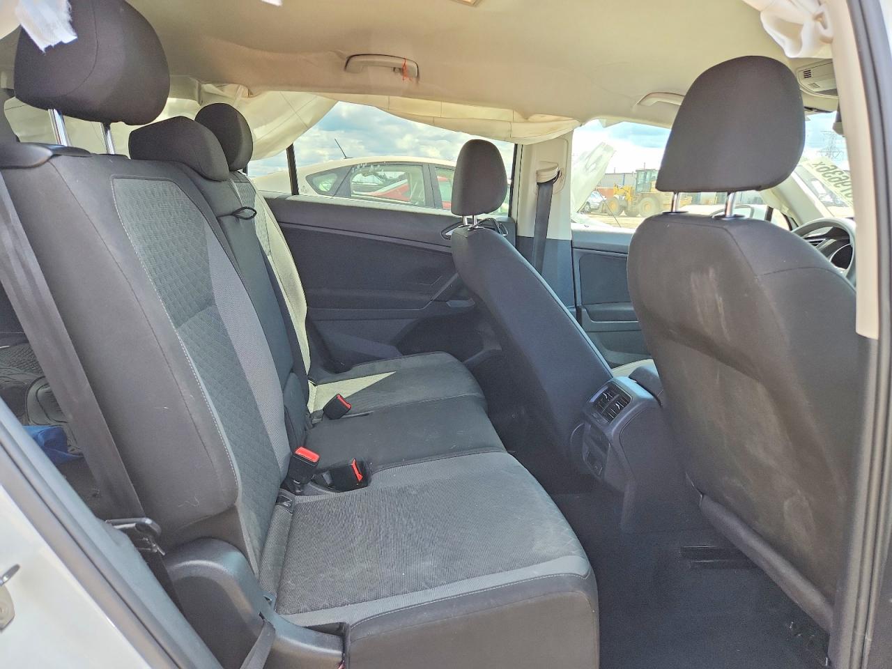 2019 Volkswagen Tiguan S White vin: 3VV0B7AX6KM050725