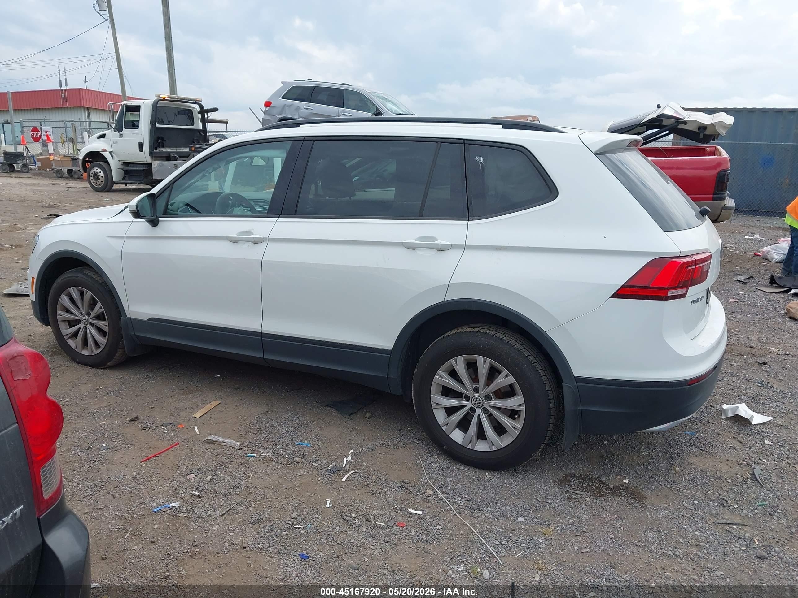 2019 Volkswagen Tiguan 2.0t S Белый vin: 3VV0B7AXXKM199428