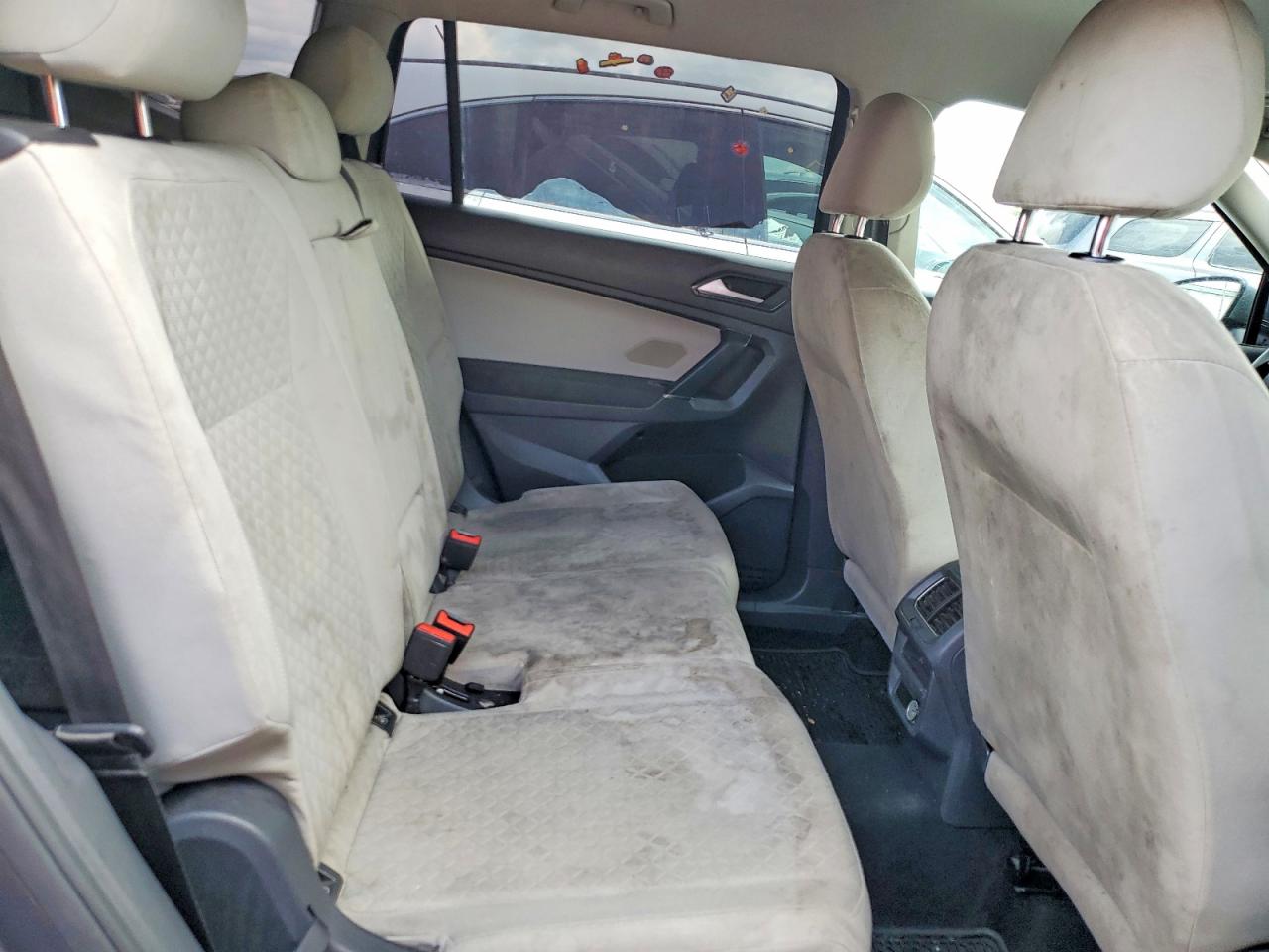2018 Volkswagen Tiguan S Gray vin: 3VV1B7AX0JM124353
