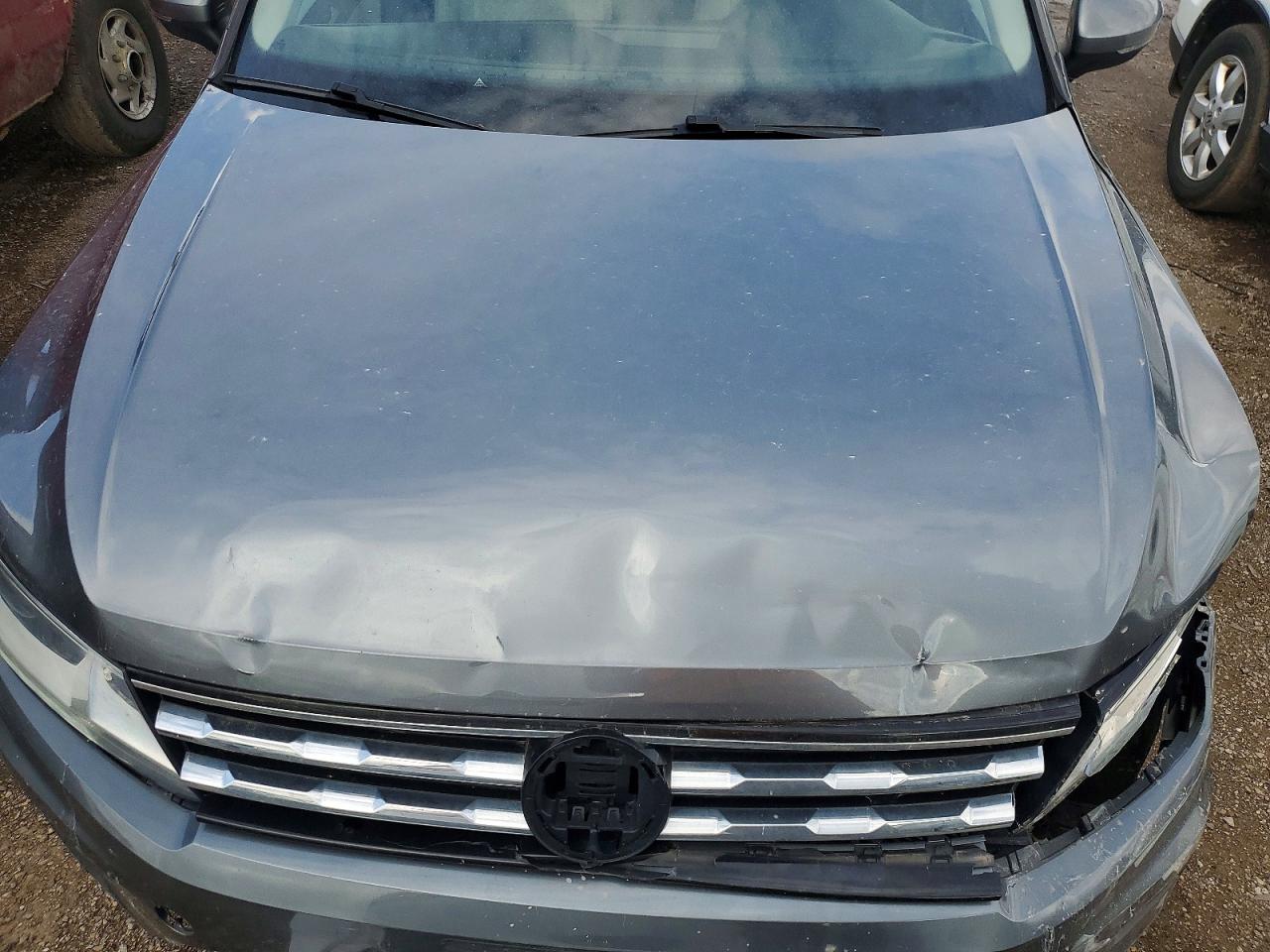 2018 Volkswagen Tiguan S Gray vin: 3VV1B7AX0JM124353