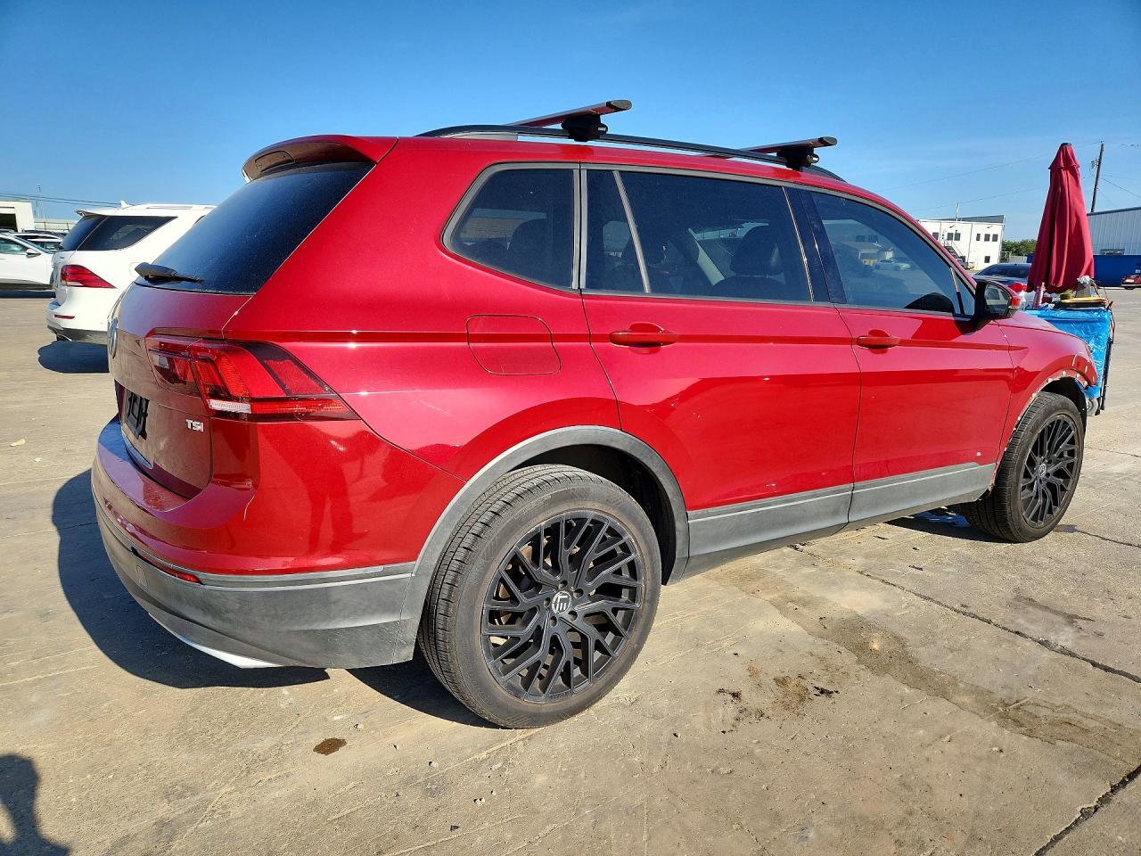 2018 Volkswagen Tiguan S Red vin: 3VV1B7AX3JM191903