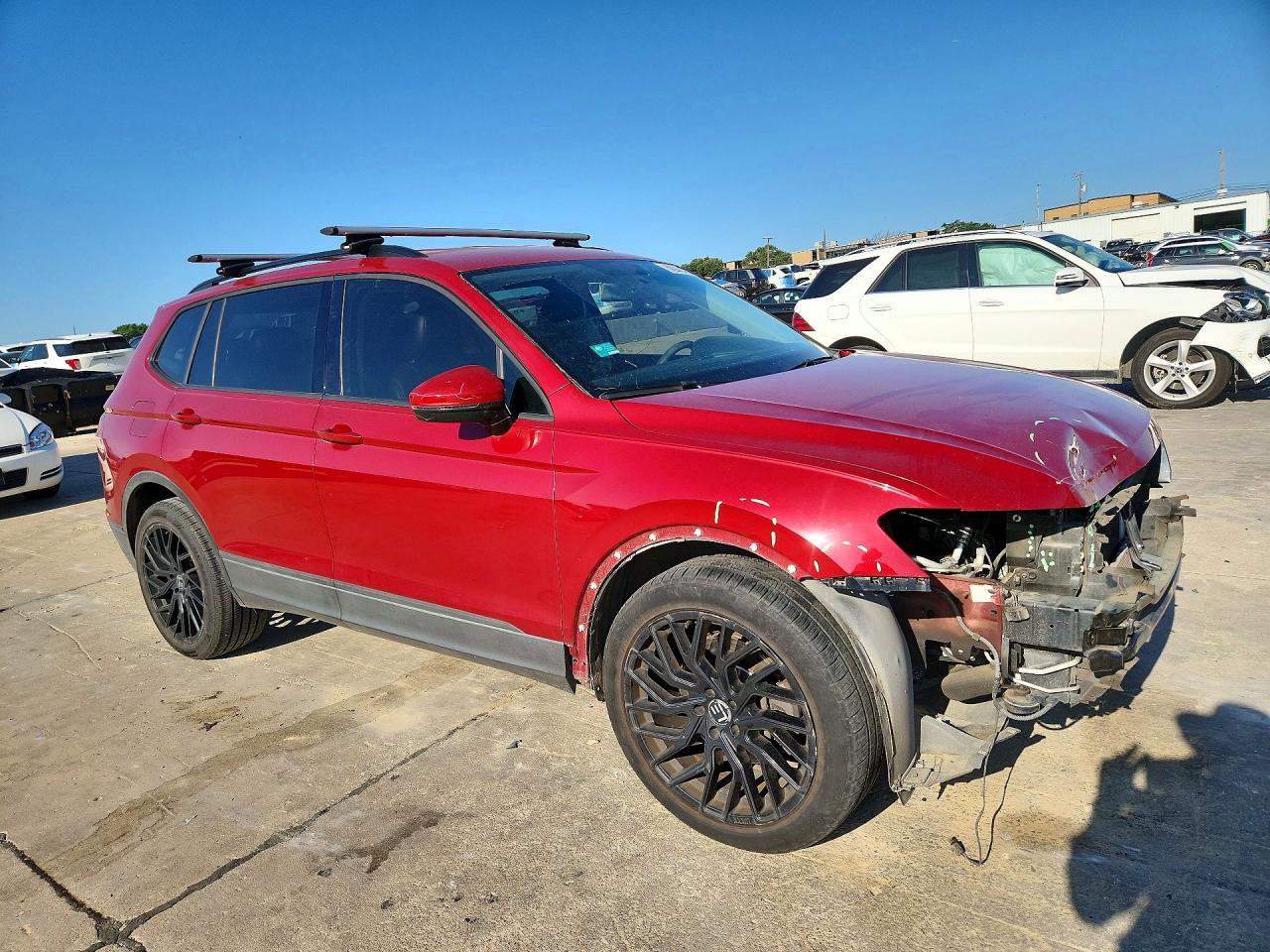 2018 Volkswagen Tiguan S Red vin: 3VV1B7AX3JM191903