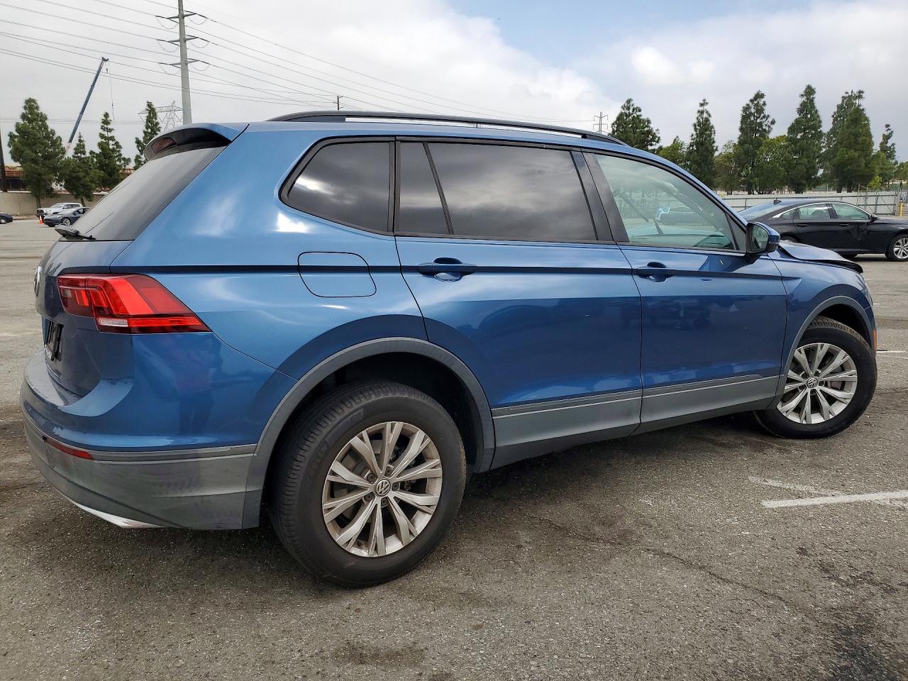2019 Volkswagen Tiguan S Синий vin: 3VV1B7AX4KM062747