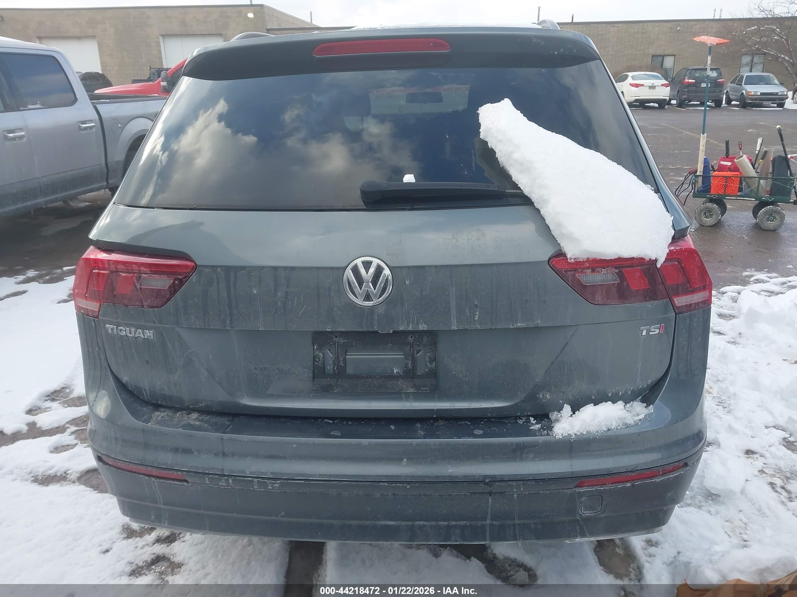 2018 Volkswagen Tiguan 2.0t S Серый vin: 3VV1B7AX8JM009449