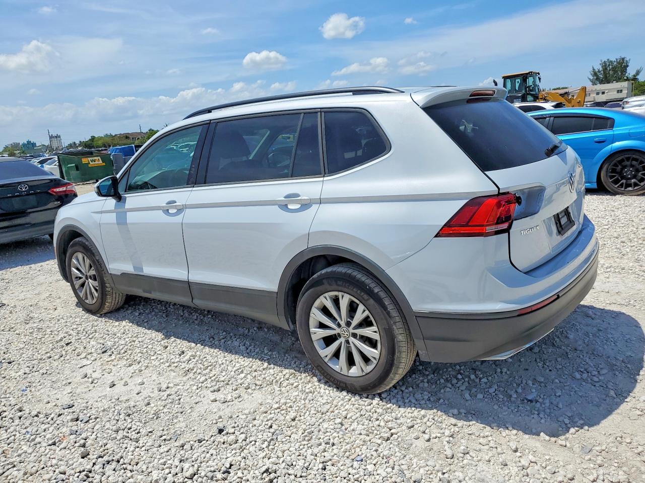 2018 Volkswagen Tiguan S Gray vin: 3VV1B7AX8JM078450