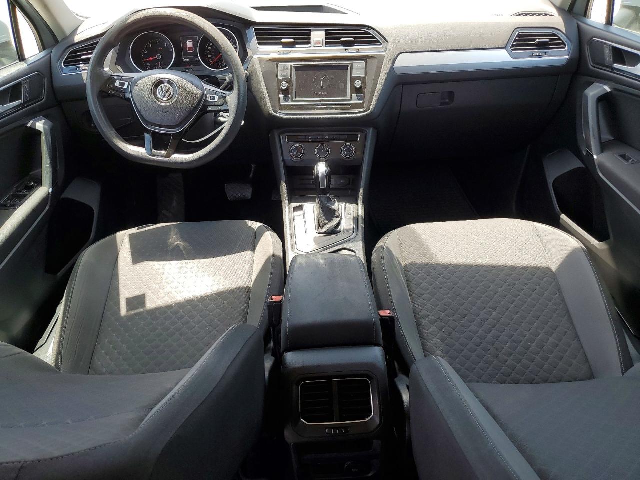 2018 Volkswagen Tiguan S Gray vin: 3VV1B7AX8JM078450