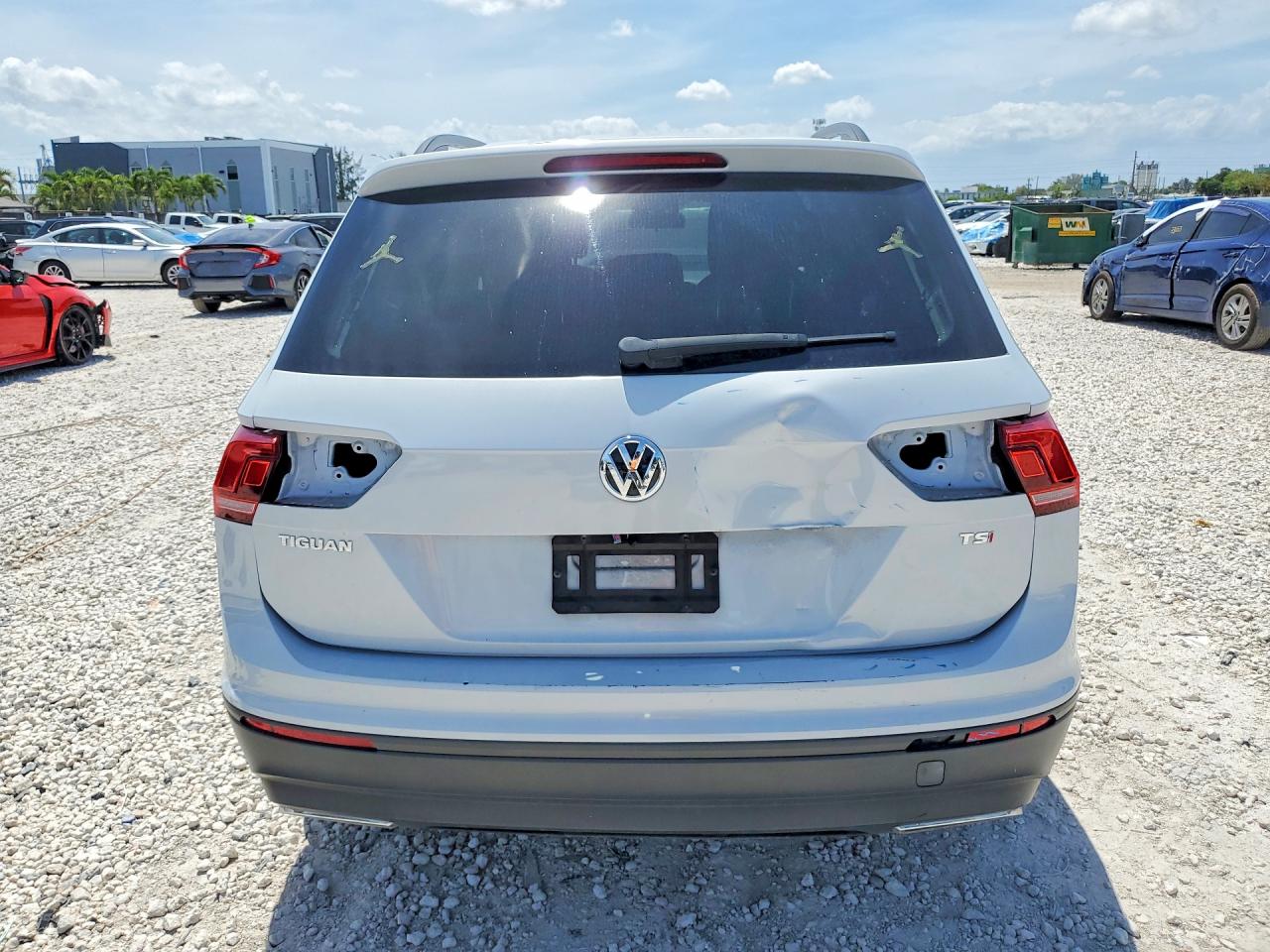 2018 Volkswagen Tiguan S Gray vin: 3VV1B7AX8JM078450