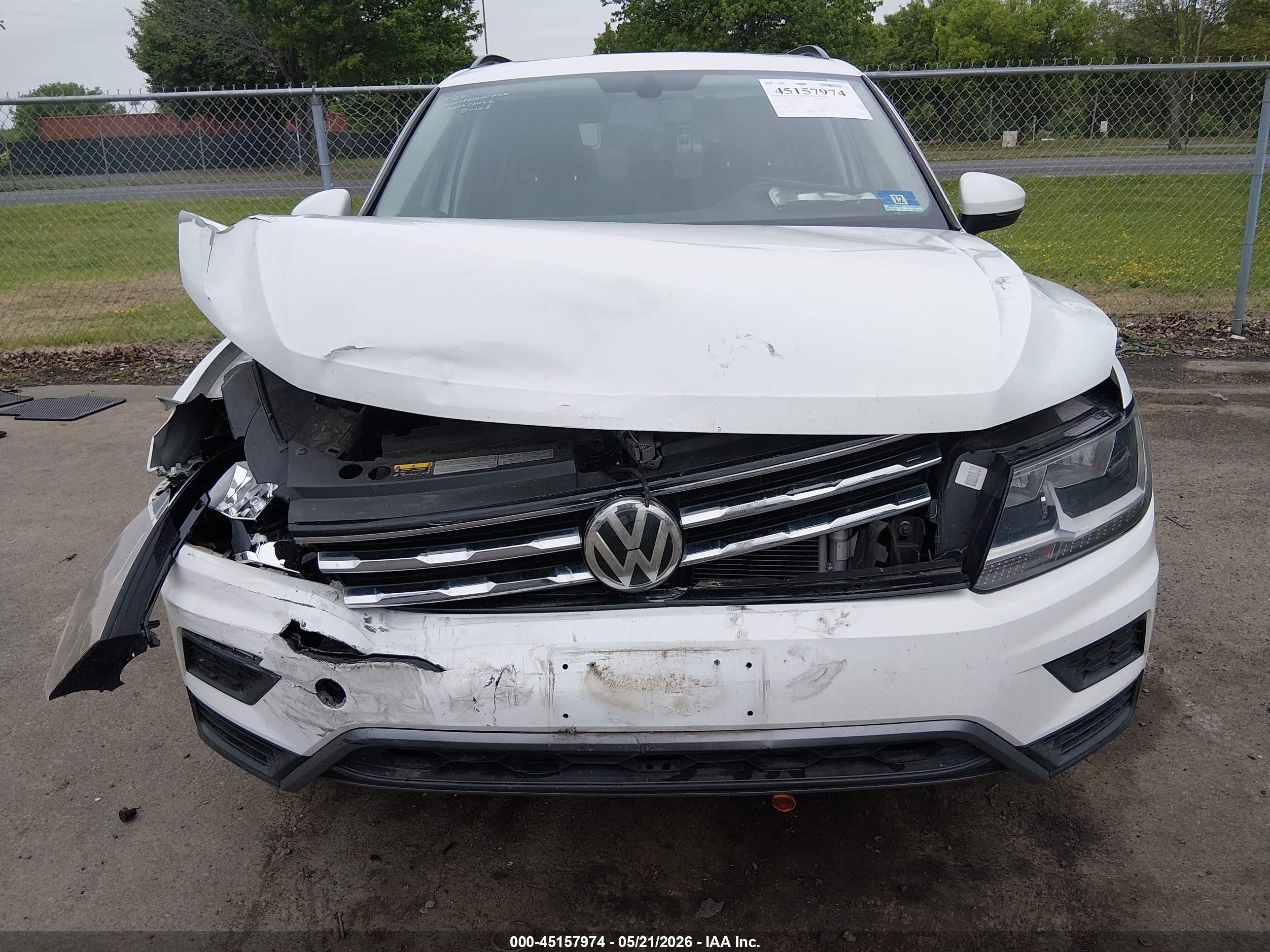 2019 Volkswagen Tiguan 2.0t Se/2.0t Sel/2.0t Sel R-line/2.0t Sel R-line Black White vin: 3VV2B7AX0KM010018