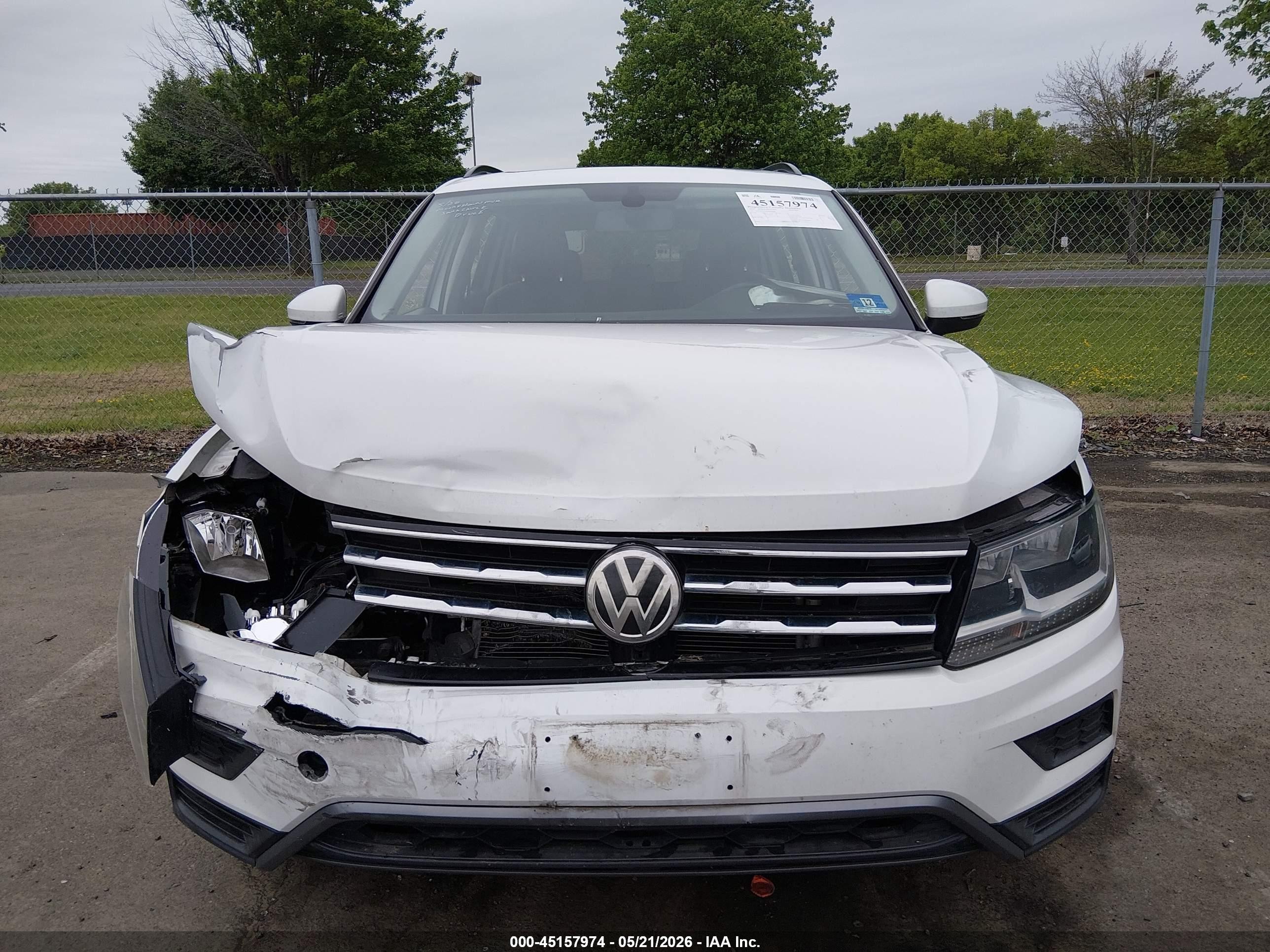 2019 Volkswagen Tiguan 2.0t Se/2.0t Sel/2.0t Sel R-line/2.0t Sel R-line Black White vin: 3VV2B7AX0KM010018