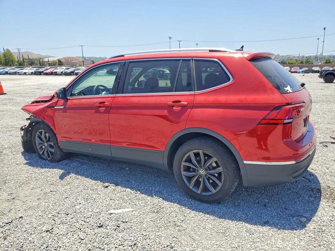 2022 Volkswagen Tiguan Red vin: 3VV2B7AX0NM162739