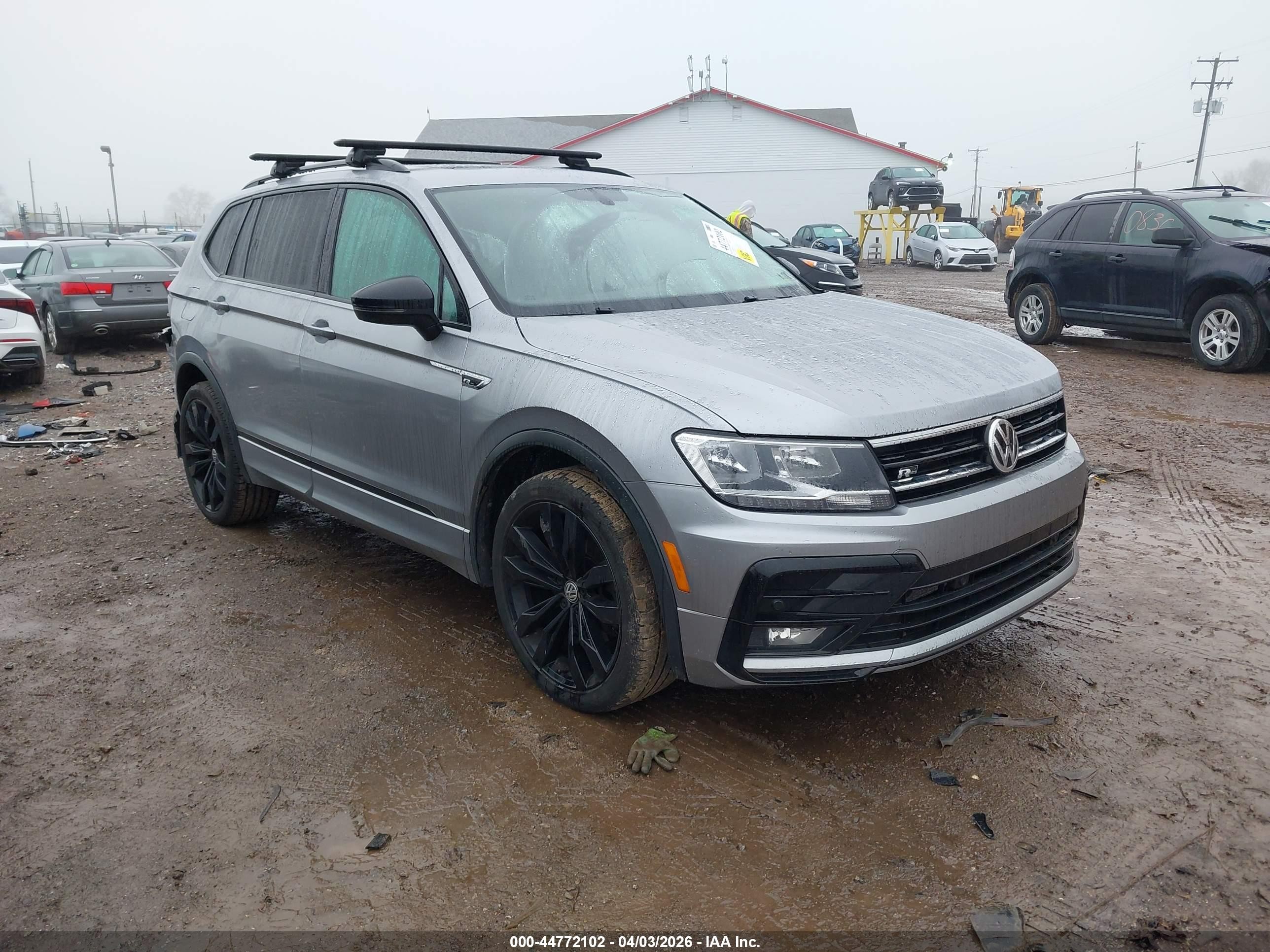 2020 Volkswagen Tiguan 2.0t Se/2.0t Se R-line Black/2.0t Sel Серебряный vin: 3VV2B7AX1LM164447