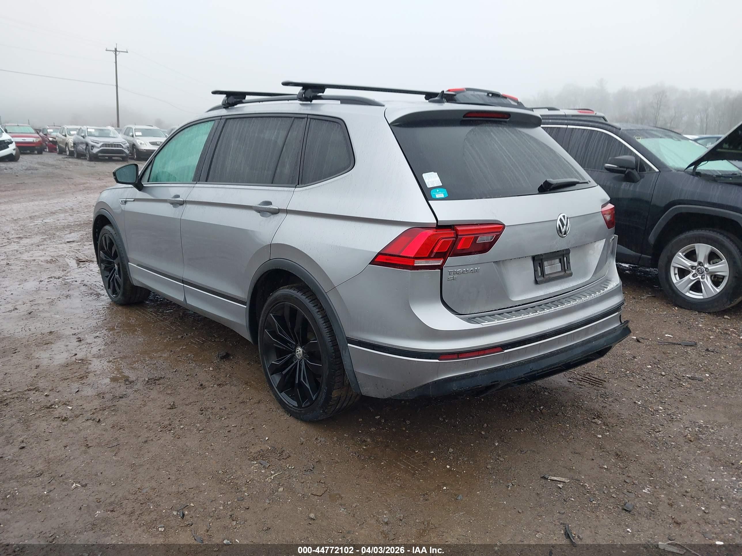 2020 Volkswagen Tiguan 2.0t Se/2.0t Se R-line Black/2.0t Sel Серебряный vin: 3VV2B7AX1LM164447