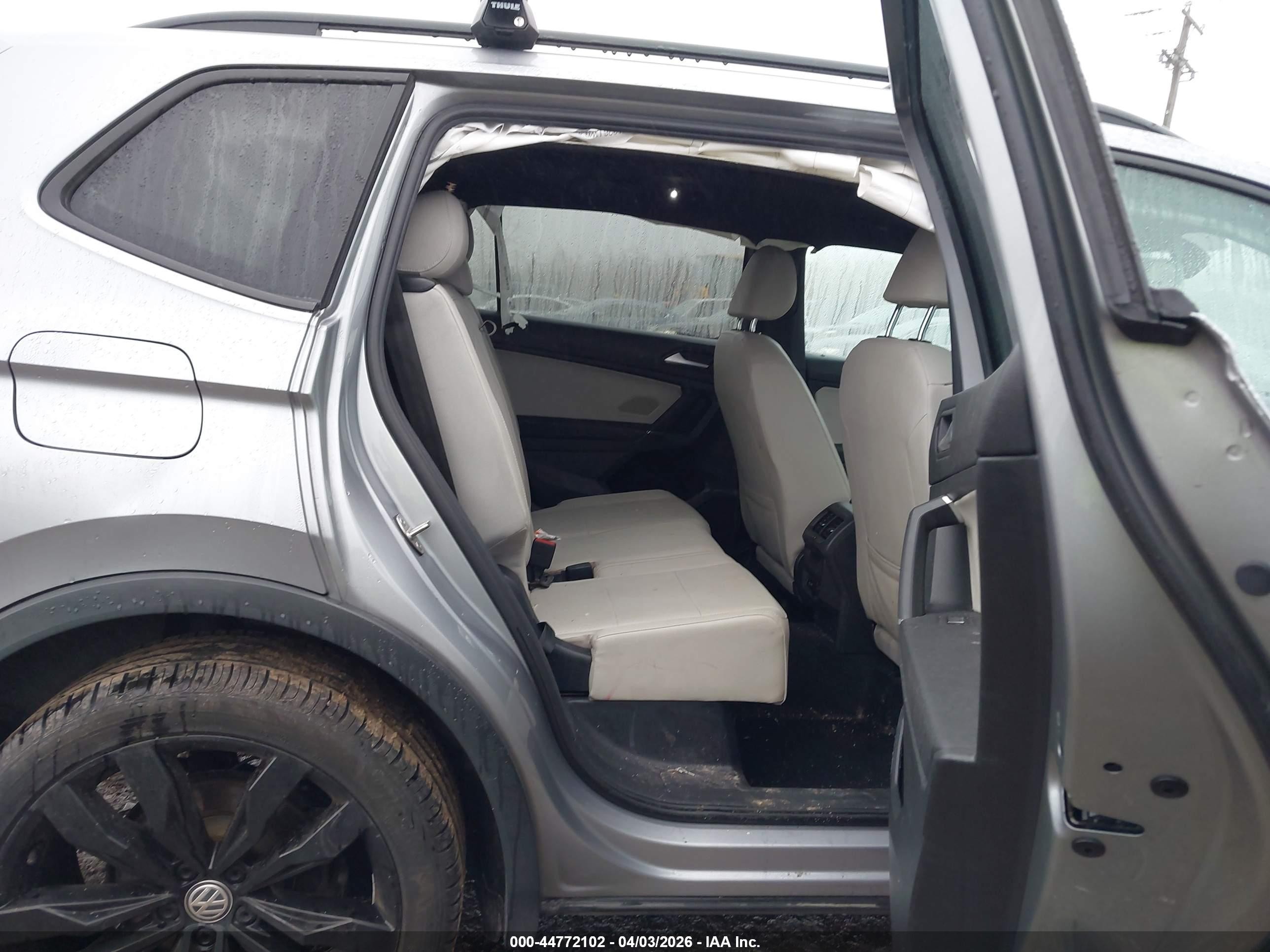 2020 Volkswagen Tiguan 2.0t Se/2.0t Se R-line Black/2.0t Sel Серебряный vin: 3VV2B7AX1LM164447