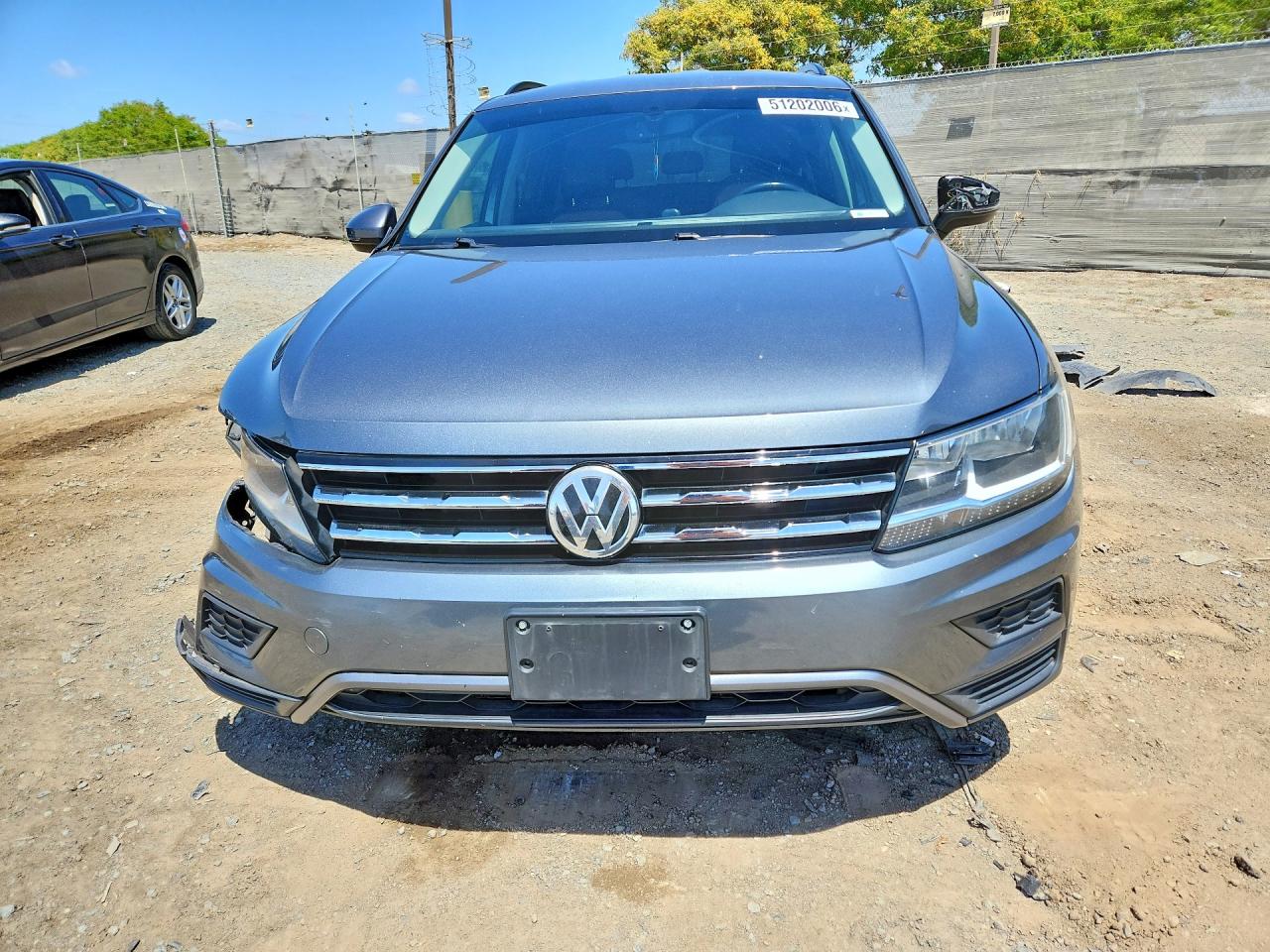 2018 Volkswagen Tiguan Se Gray vin: 3VV2B7AX2JM055041