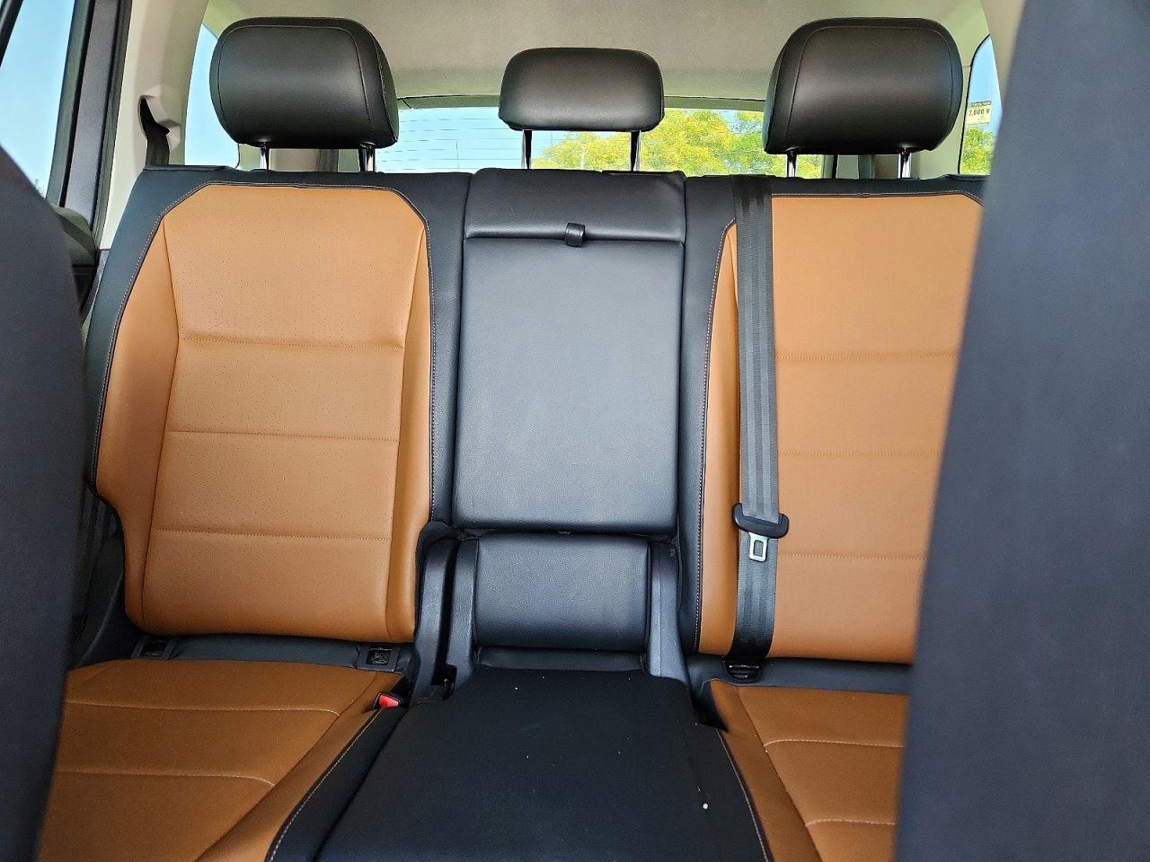 2018 Volkswagen Tiguan Se Gray vin: 3VV2B7AX2JM055041