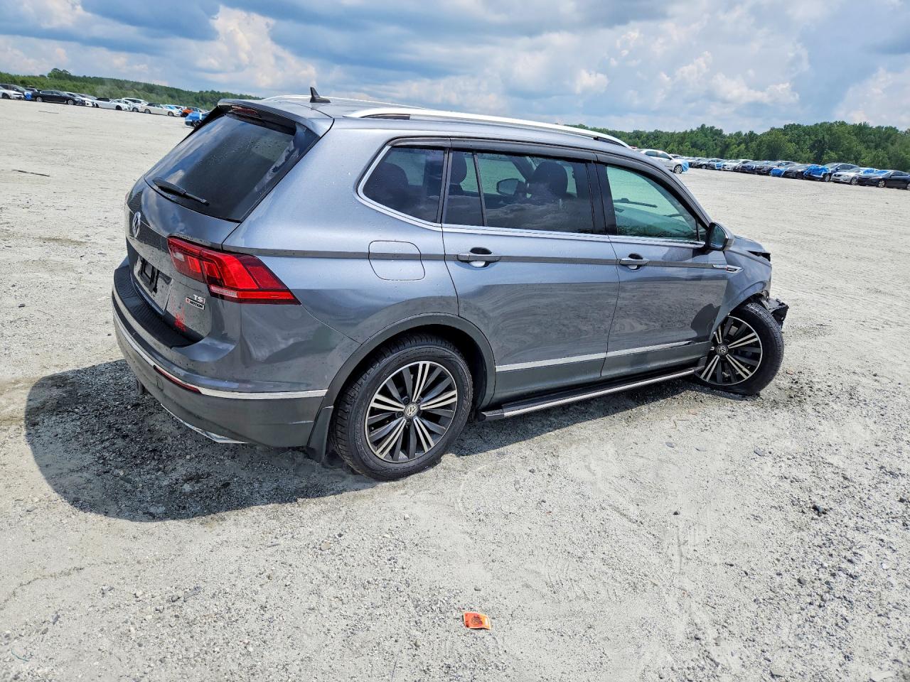 2018 Volkswagen Tiguan Se Gray vin: 3VV2B7AX3JM016796