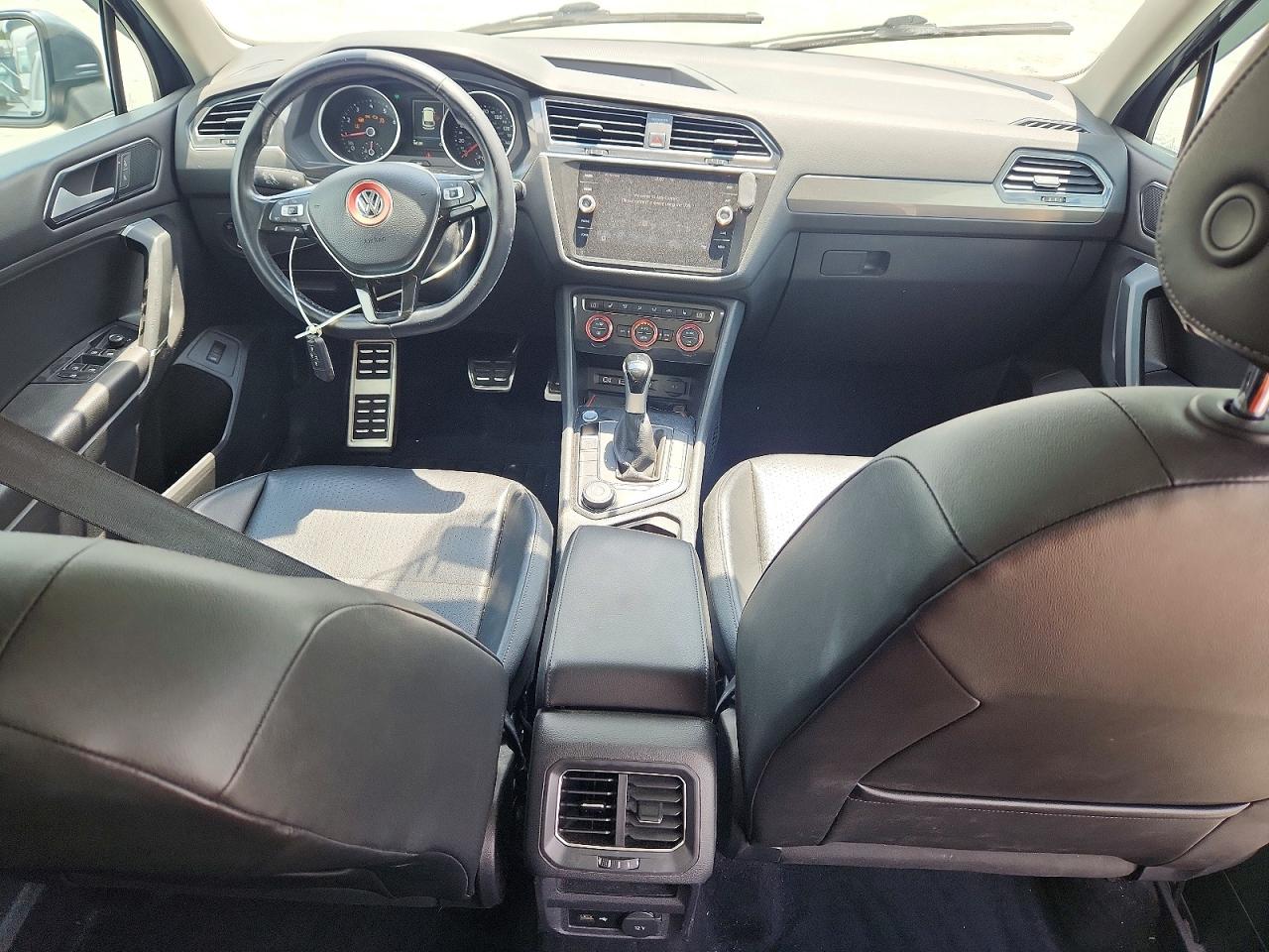 2018 Volkswagen Tiguan Se Gray vin: 3VV2B7AX3JM016796