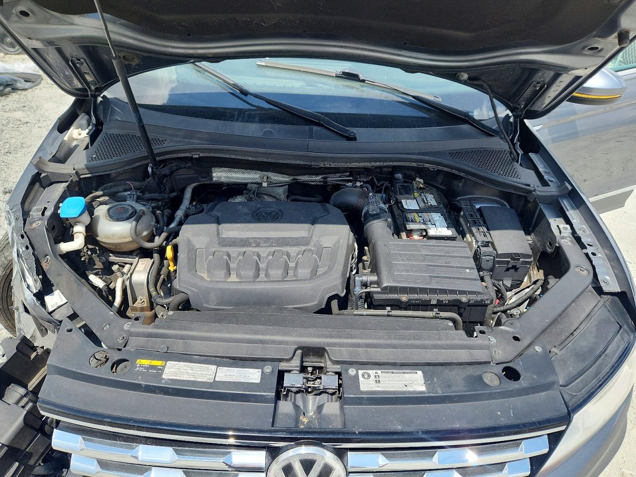 2018 Volkswagen Tiguan Se Gray vin: 3VV2B7AX3JM016796