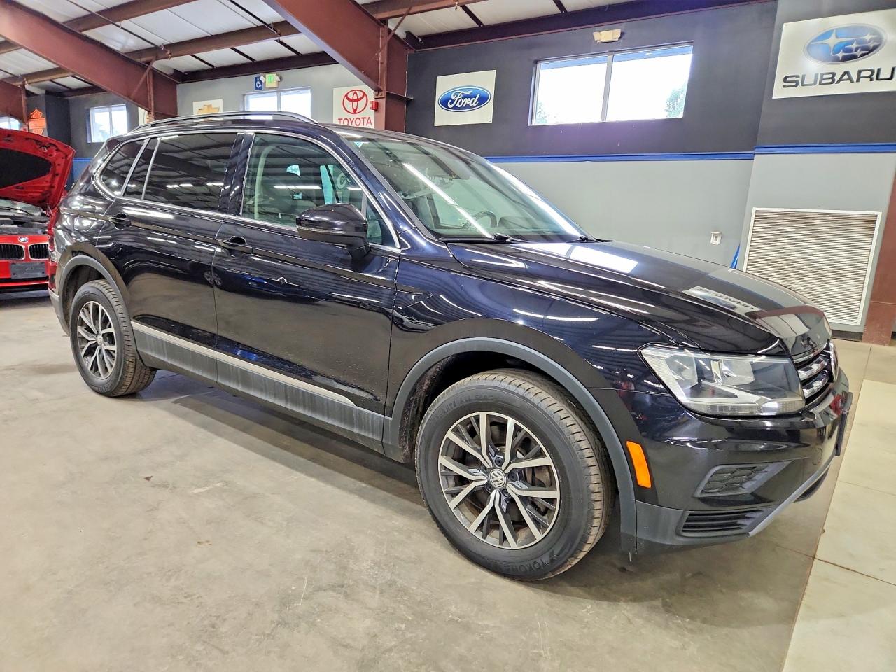2020 Volkswagen Tiguan Se Black vin: 3VV2B7AX3LM095227