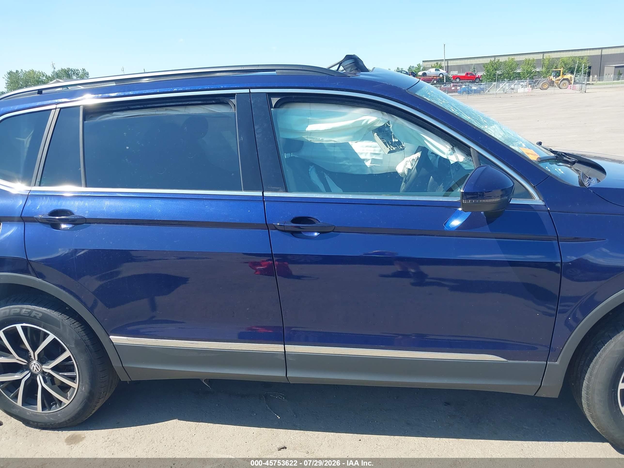 2021 Volkswagen Tiguan 2.0t Se/2.0t Se R-line Black/2.0t Sel Blue vin: 3VV2B7AX3MM040407