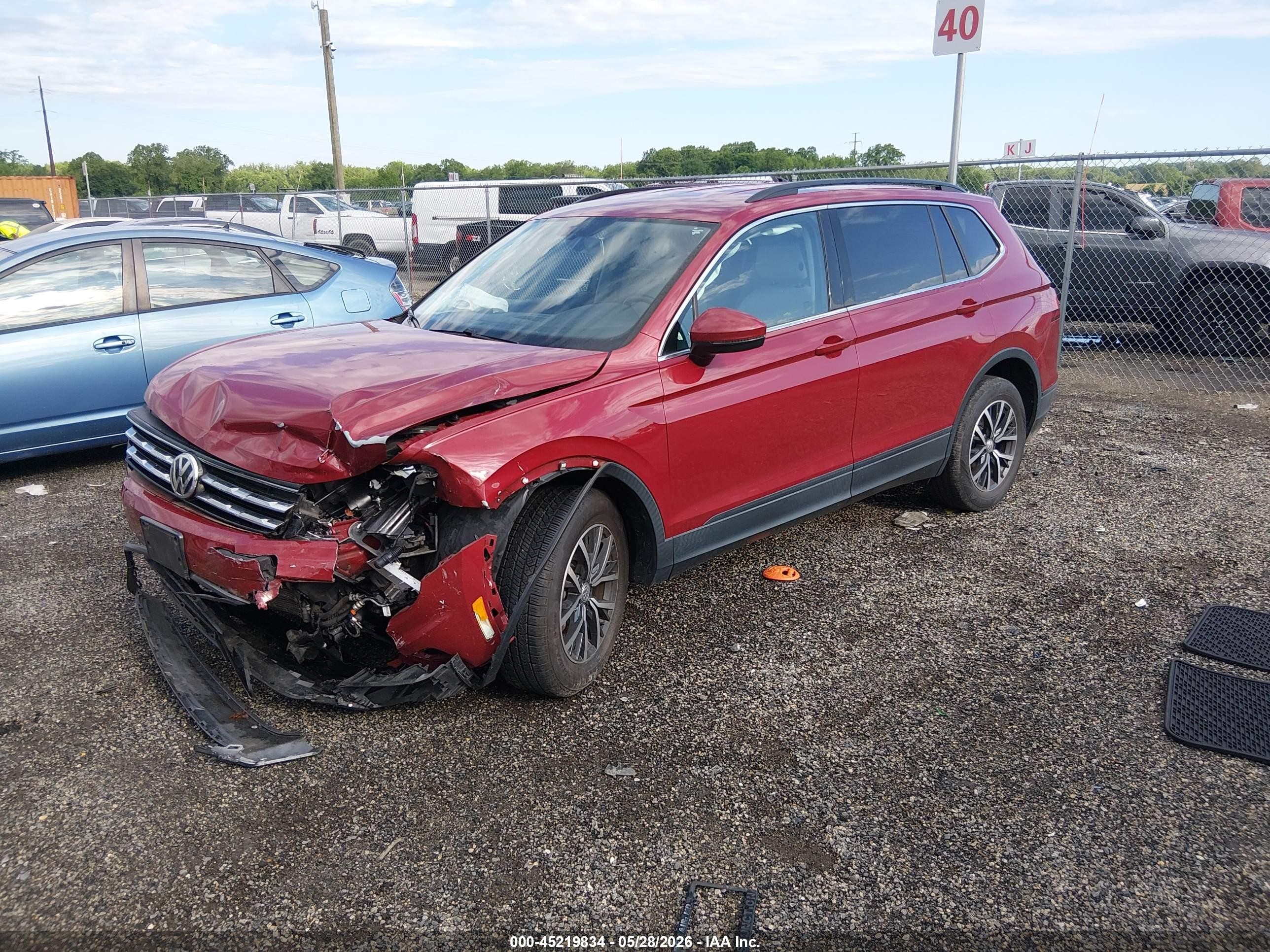 2019 Volkswagen Tiguan 2.0t Se/2.0t Sel/2.0t Sel R-line/2.0t Sel R-line Black Красный vin: 3VV2B7AX4KM125477