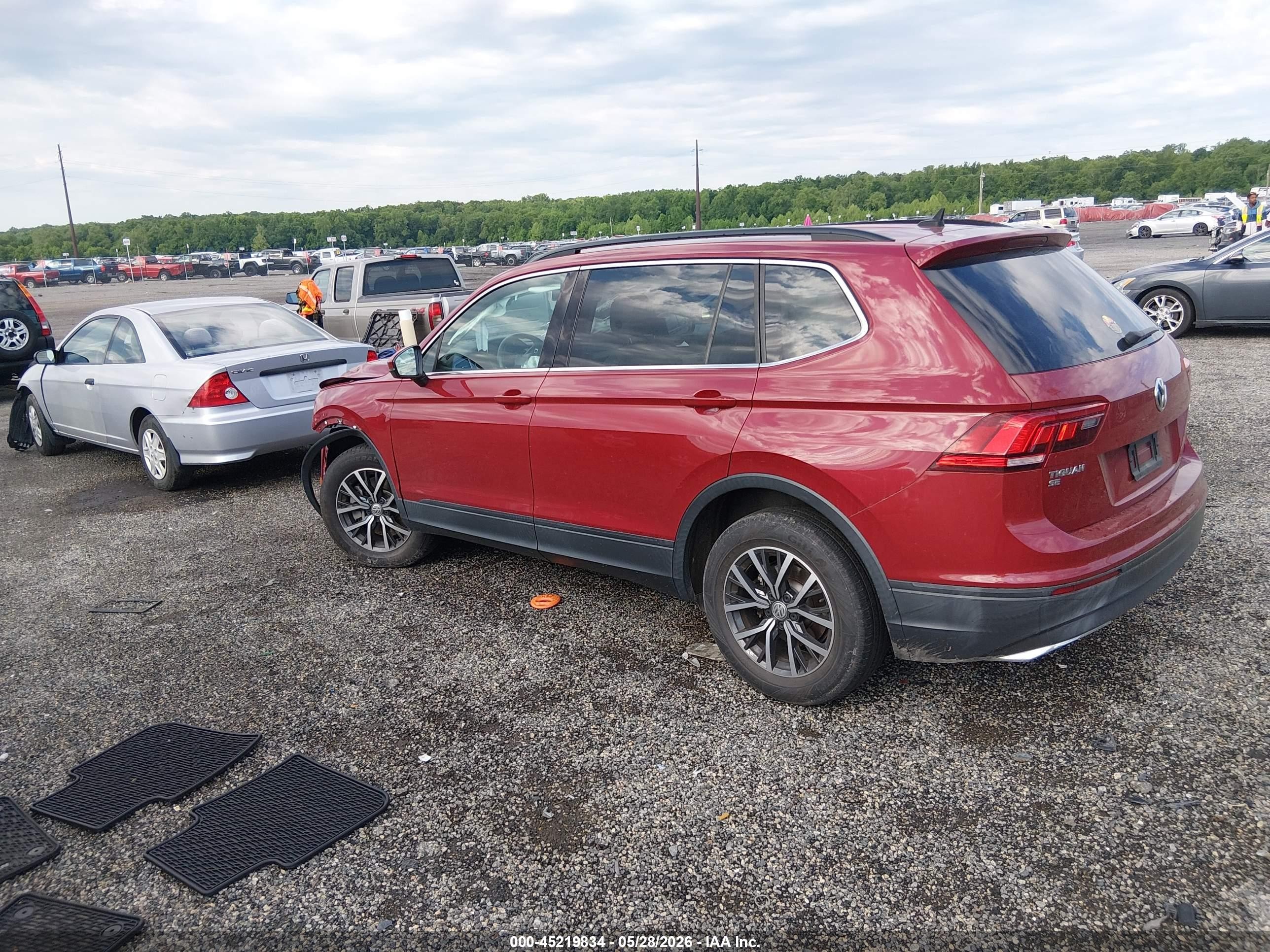 2019 Volkswagen Tiguan 2.0t Se/2.0t Sel/2.0t Sel R-line/2.0t Sel R-line Black Красный vin: 3VV2B7AX4KM125477