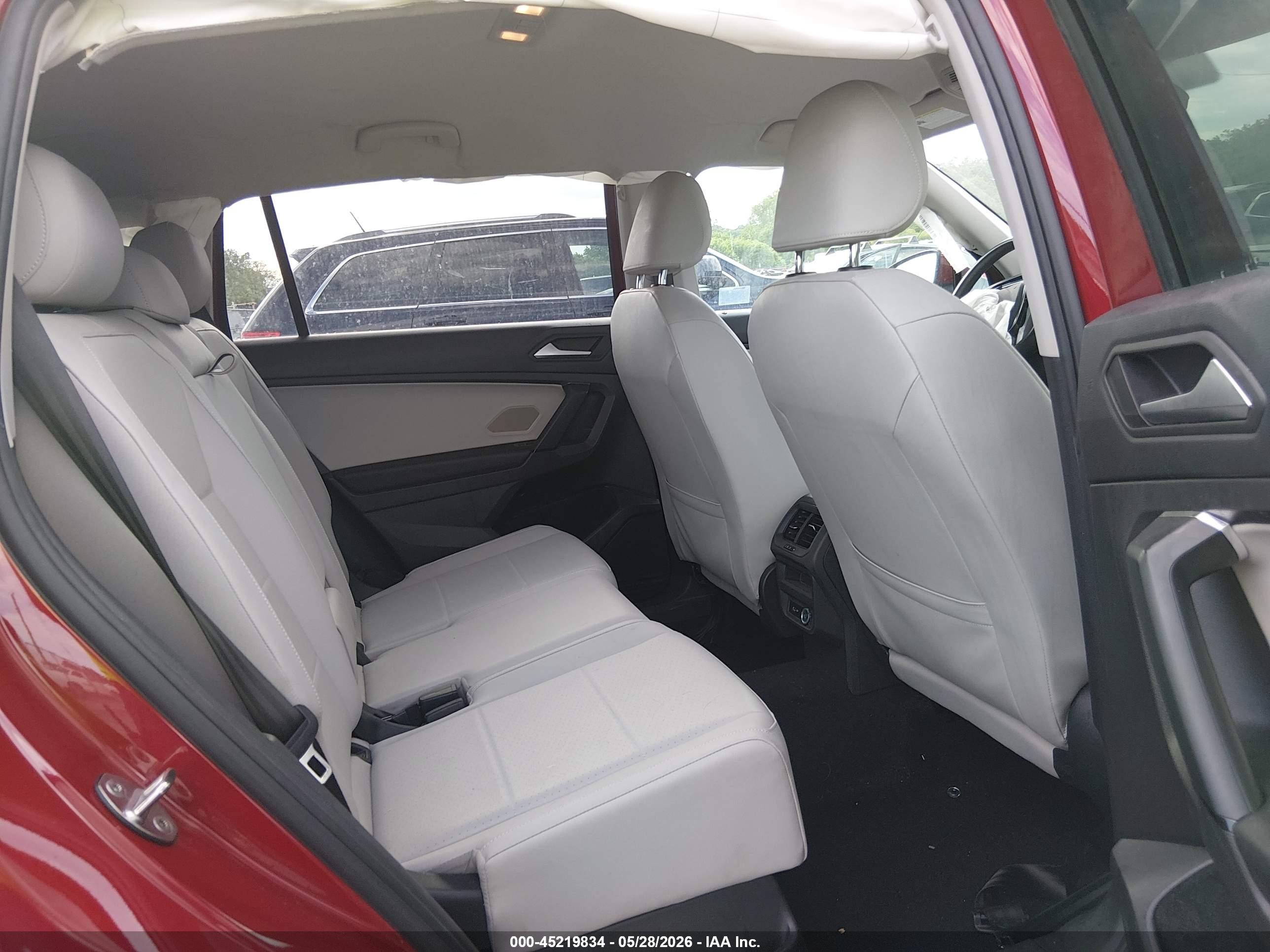 2019 Volkswagen Tiguan 2.0t Se/2.0t Sel/2.0t Sel R-line/2.0t Sel R-line Black Красный vin: 3VV2B7AX4KM125477