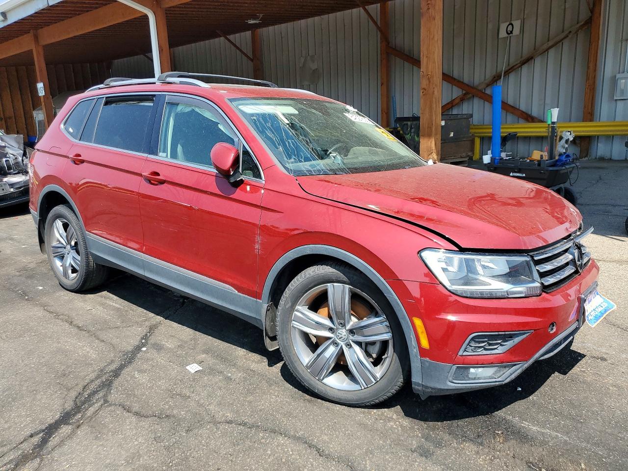2020 Volkswagen Tiguan Se Maroon vin: 3VV2B7AX4LM145438