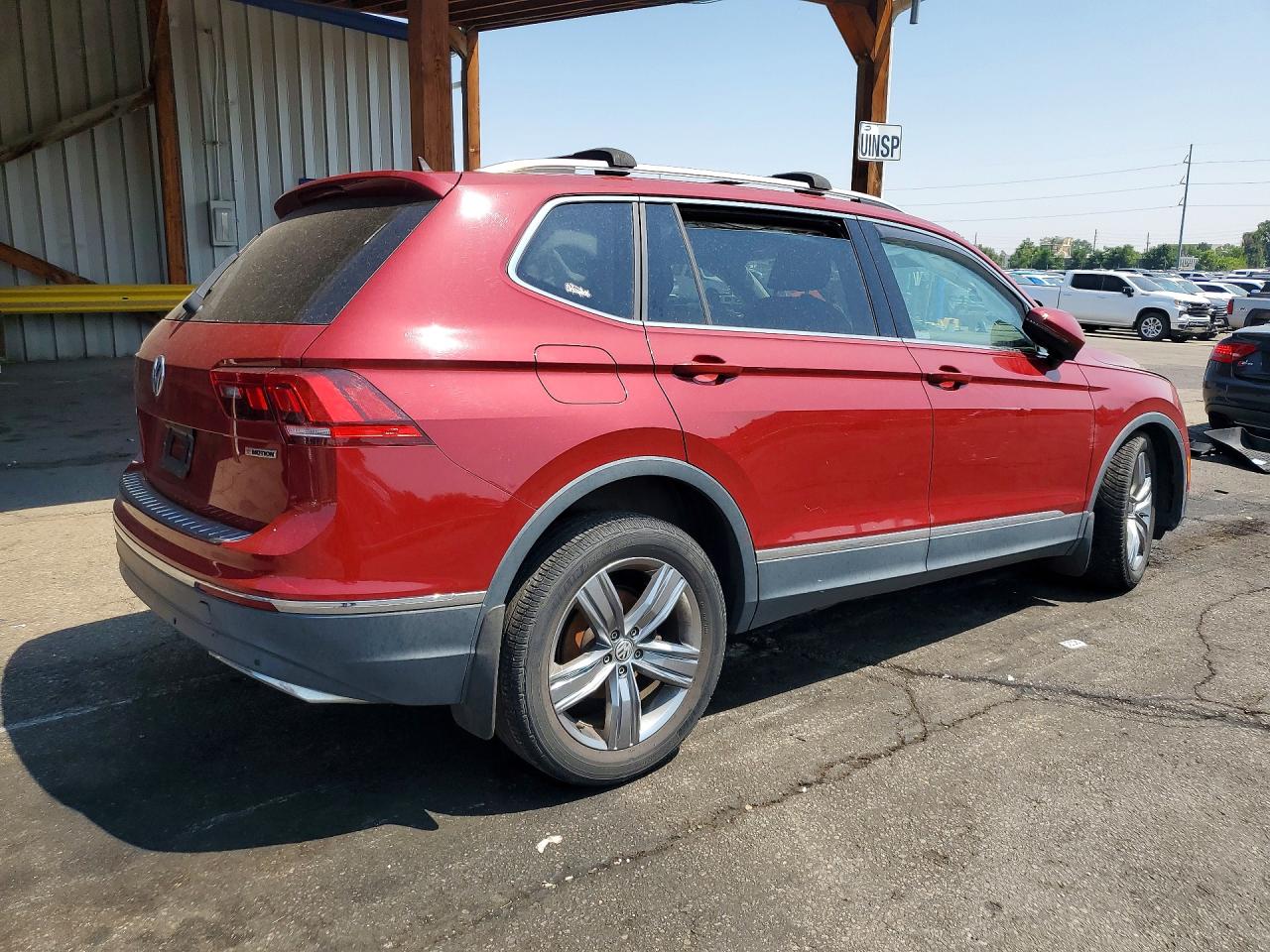 2020 Volkswagen Tiguan Se Maroon vin: 3VV2B7AX4LM145438