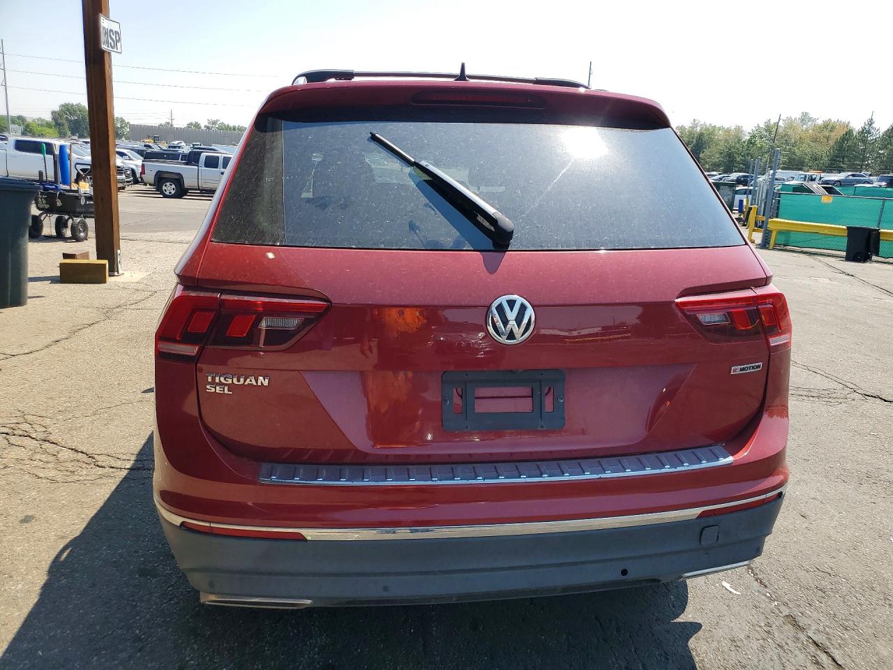 2020 Volkswagen Tiguan Se Maroon vin: 3VV2B7AX4LM145438
